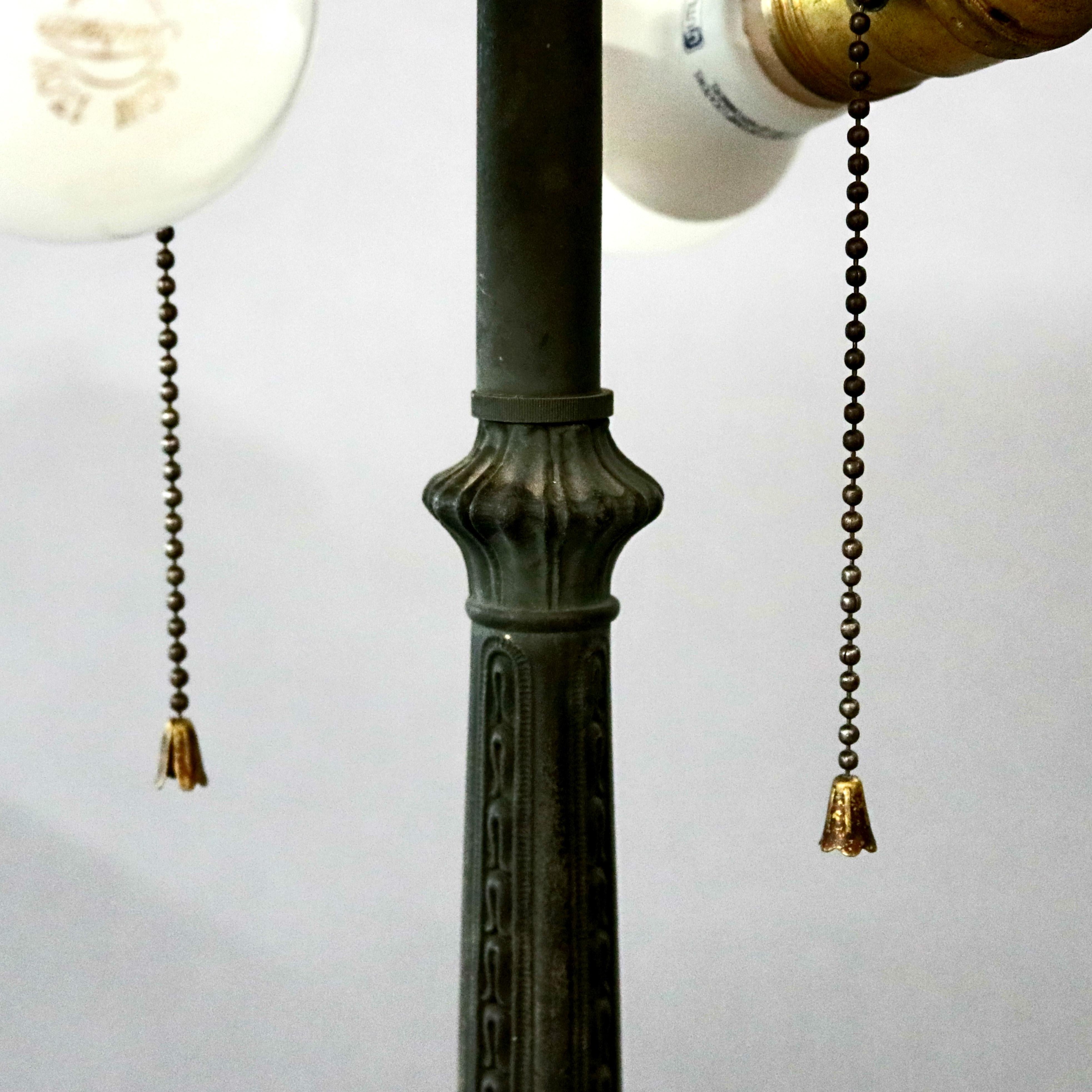 Pittsburgh School Reverse Painted Table Lamp by E. Miller & Co., circa 1920 In Good Condition In Big Flats, NY