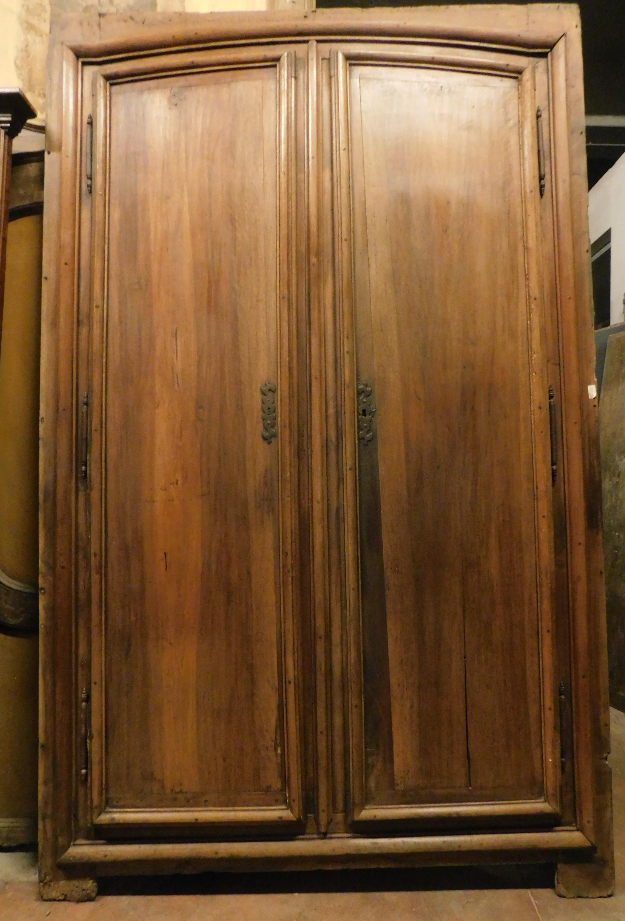 Antique Placard Door, Wall Cabinet in Brown Walnut Wood, 18th Century, Italy For Sale 4