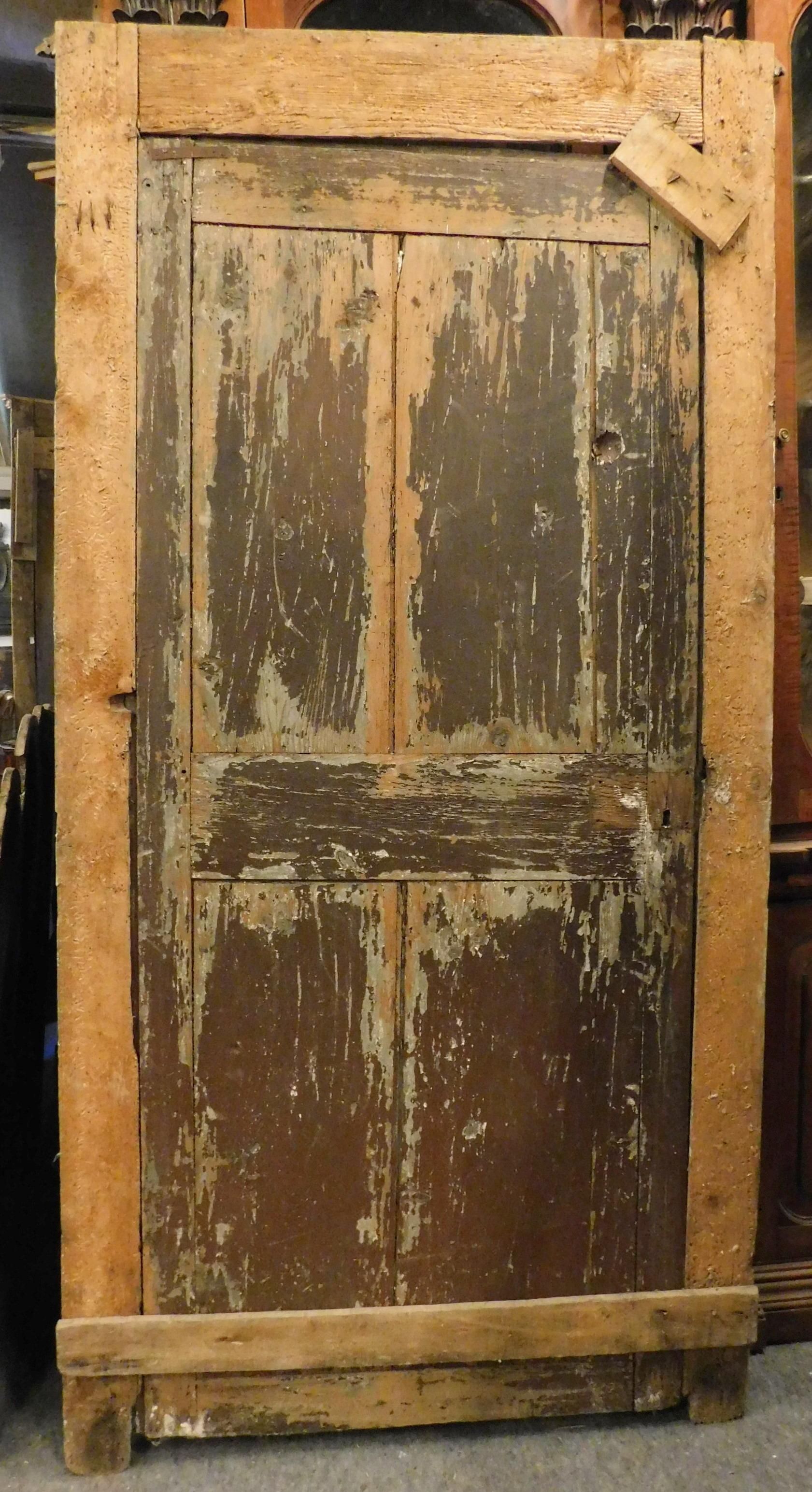 Antique Placard, Wall Cabinet or Small Door, Lacquered with Tapestry, '700 Italy In Good Condition For Sale In Cuneo, Italy (CN)