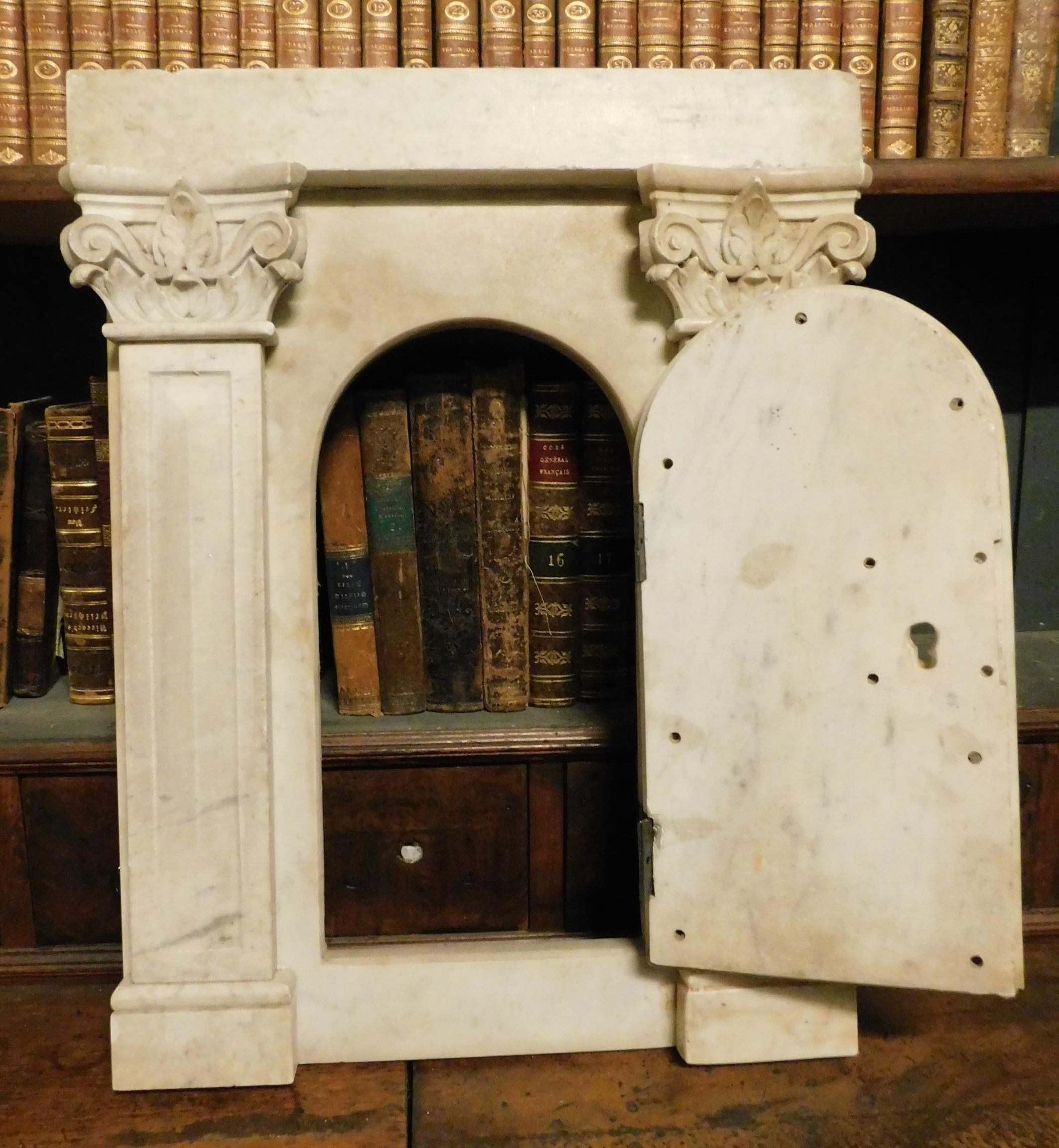 Hand-Carved Antique Placards, Tabernacle Door in White Carrara Marble, 19th Century, Italy