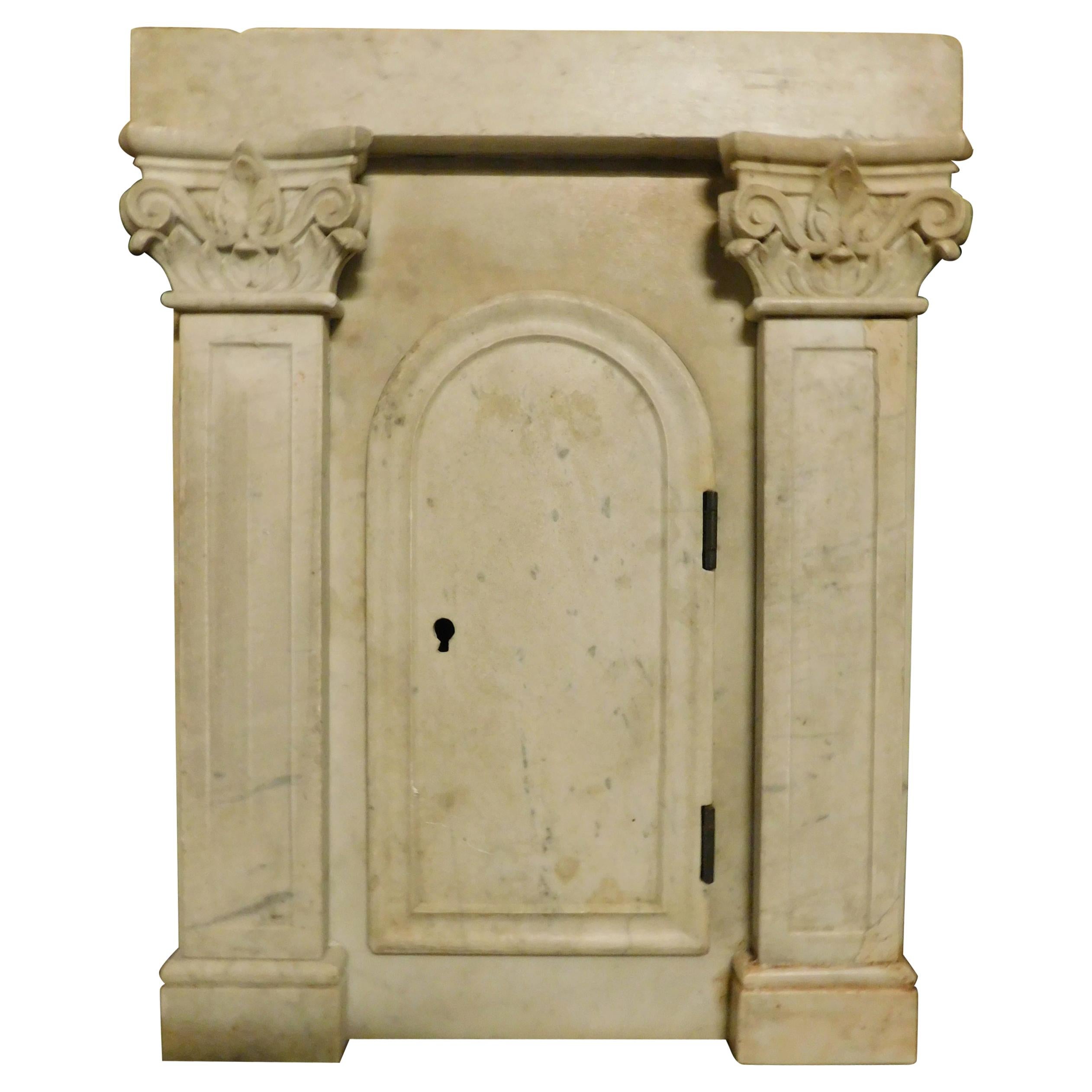 Antique Placards, Tabernacle Door in White Carrara Marble, 19th Century, Italy For Sale