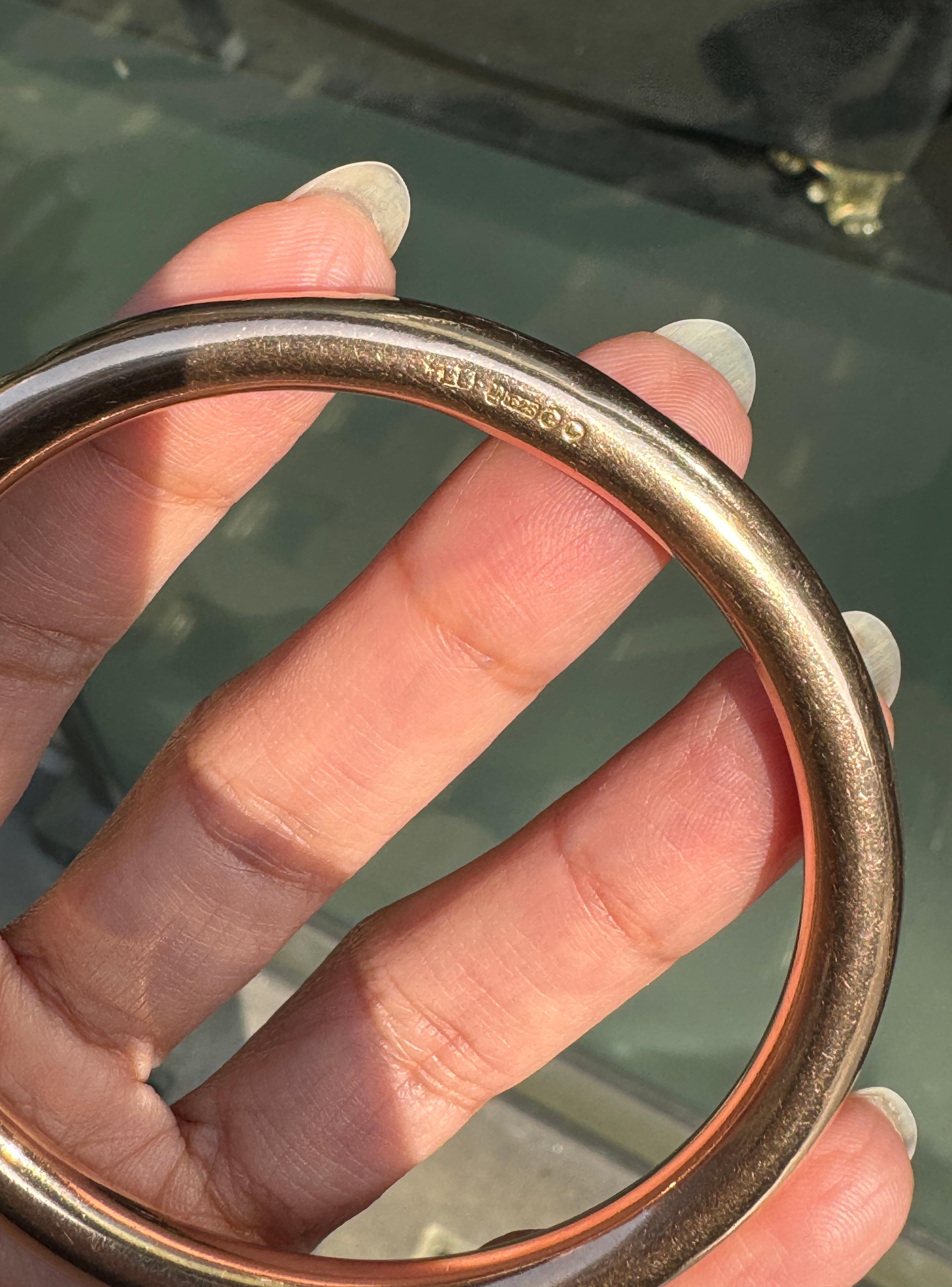 Modern Antique Plain Hollow Bangle Bracelet in 15 Carat Rose Gold, London, 1920 For Sale