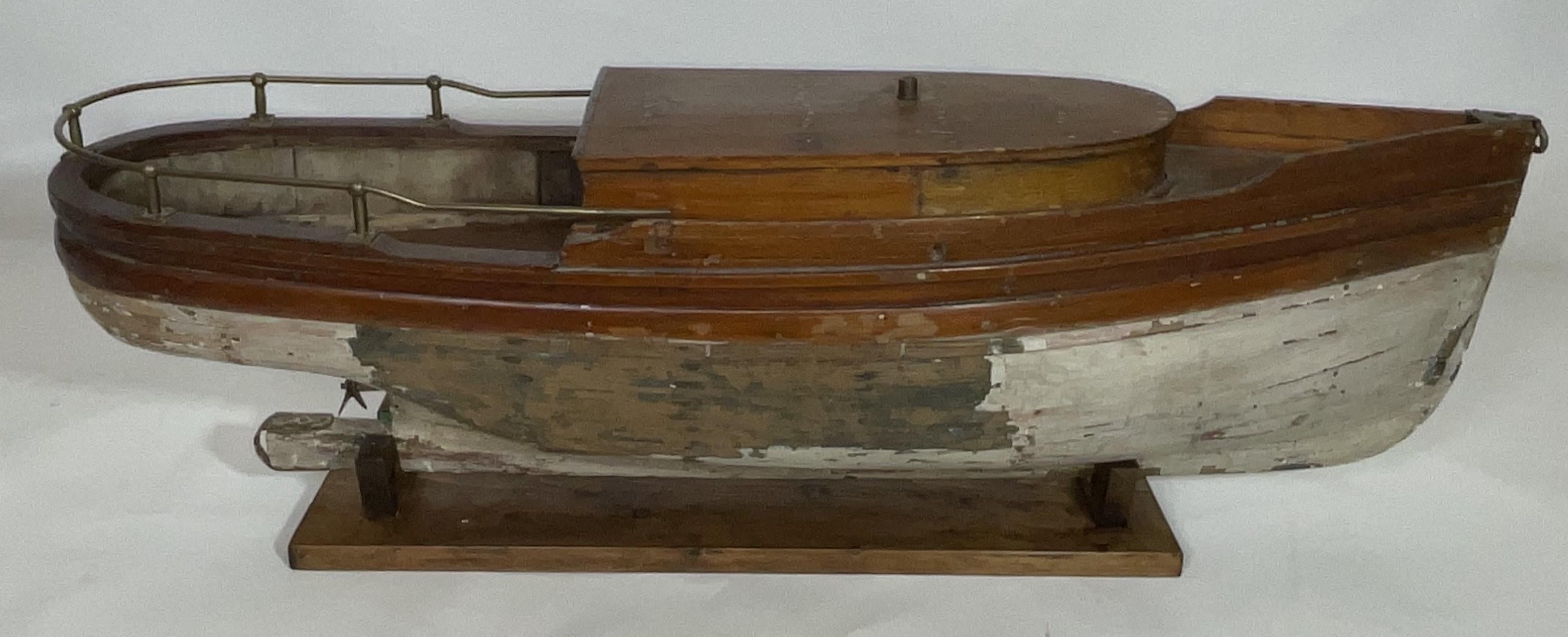 Modèle de lancement antique en planches sur châssis Bon état - En vente à Norwell, MA