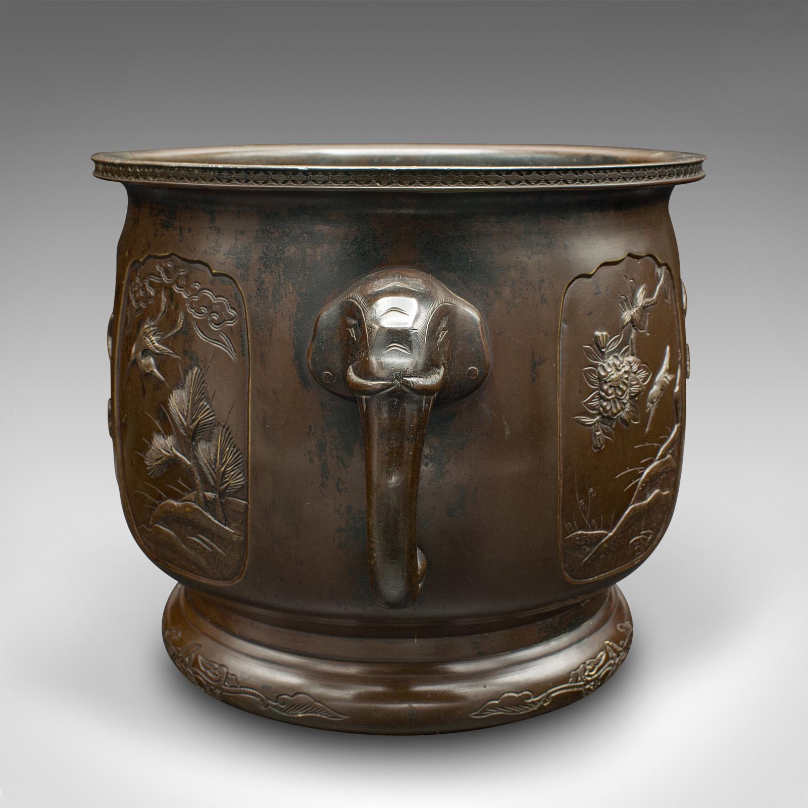 Antikes Pflanzgefäß, Japanisch, Bronze, dekorative Jardiniere, Edo, viktorianisch, um 1860 im Zustand „Gut“ im Angebot in Hele, Devon, GB