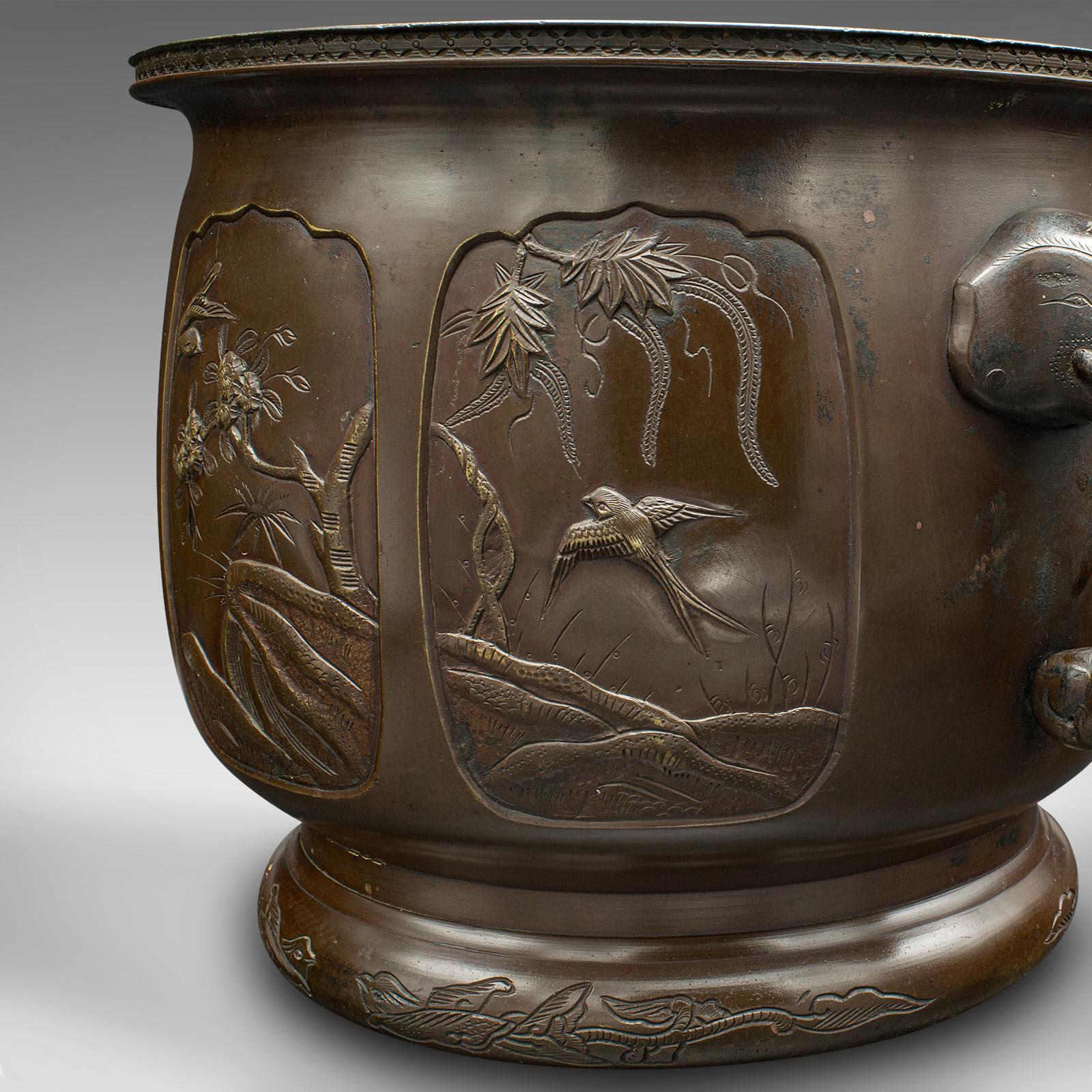 Jardinière japonaise ancienne en bronze, jardinière décorative, Edo, victorienne, vers 1860 en vente 1