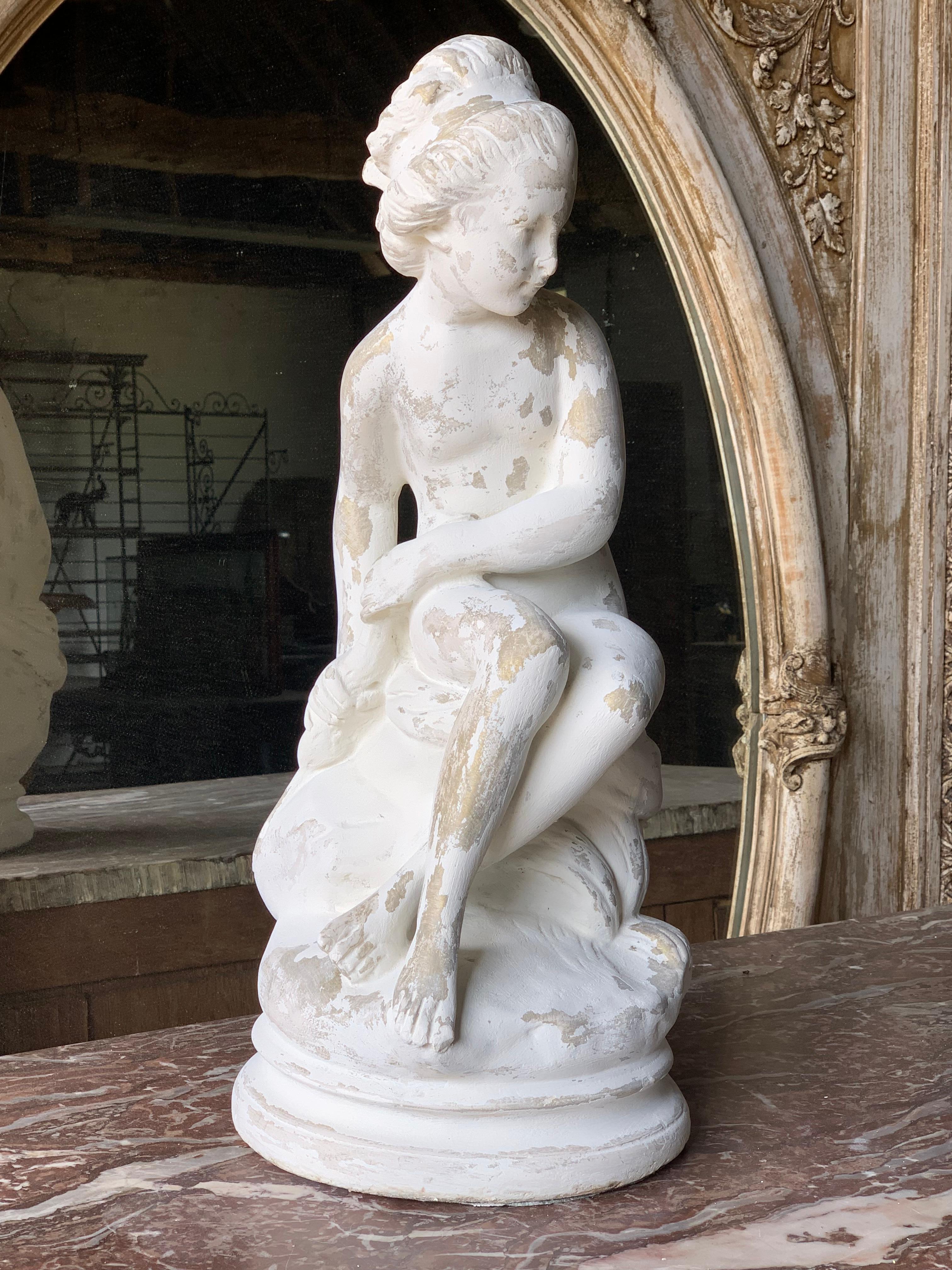 Bonita figura antigua de escayola de Psique firmada Falconet, por Etienne Maurice Falconet. Con una bonita pintura desgastada que añade un toque decorativo.

Ponte en contacto con nosotros directamente para obtener un presupuesto de envío a todo el