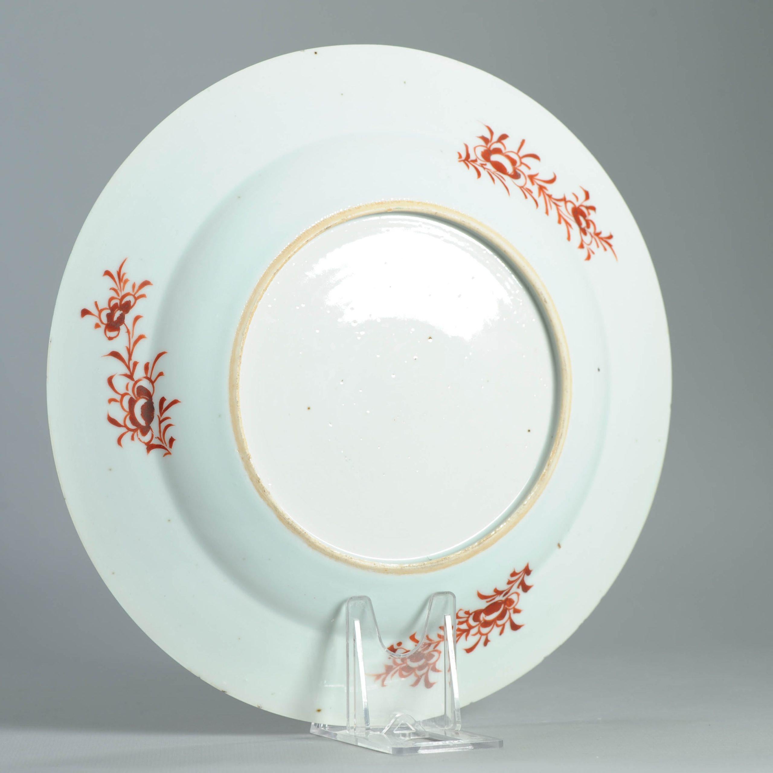 Beschreibung
Ein sehr schön dekorierter Teller. Dekoriert in Holland auf einem chinesischen Porzellanteller. CIRCA 1750-1770

Bedingung
Nur einige Randfräsungen. Größe: 23.7x2.5CM DurchmesserxHöhe

Zeitraum
18. Jahrhundert Qing (1661 - 1912)