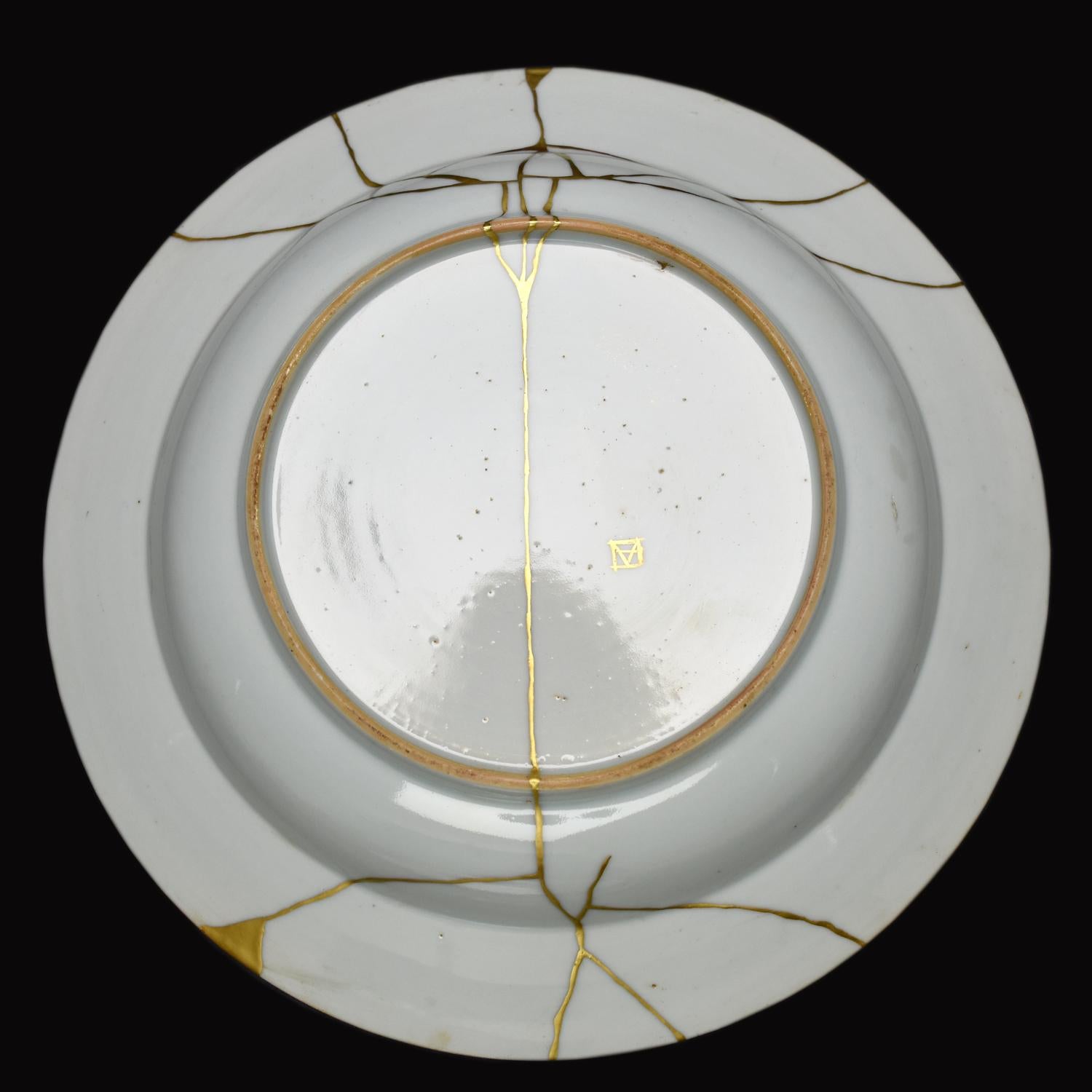 18th Century and Earlier Antique plate Wucai with chrysanthemum and kintugi For Sale