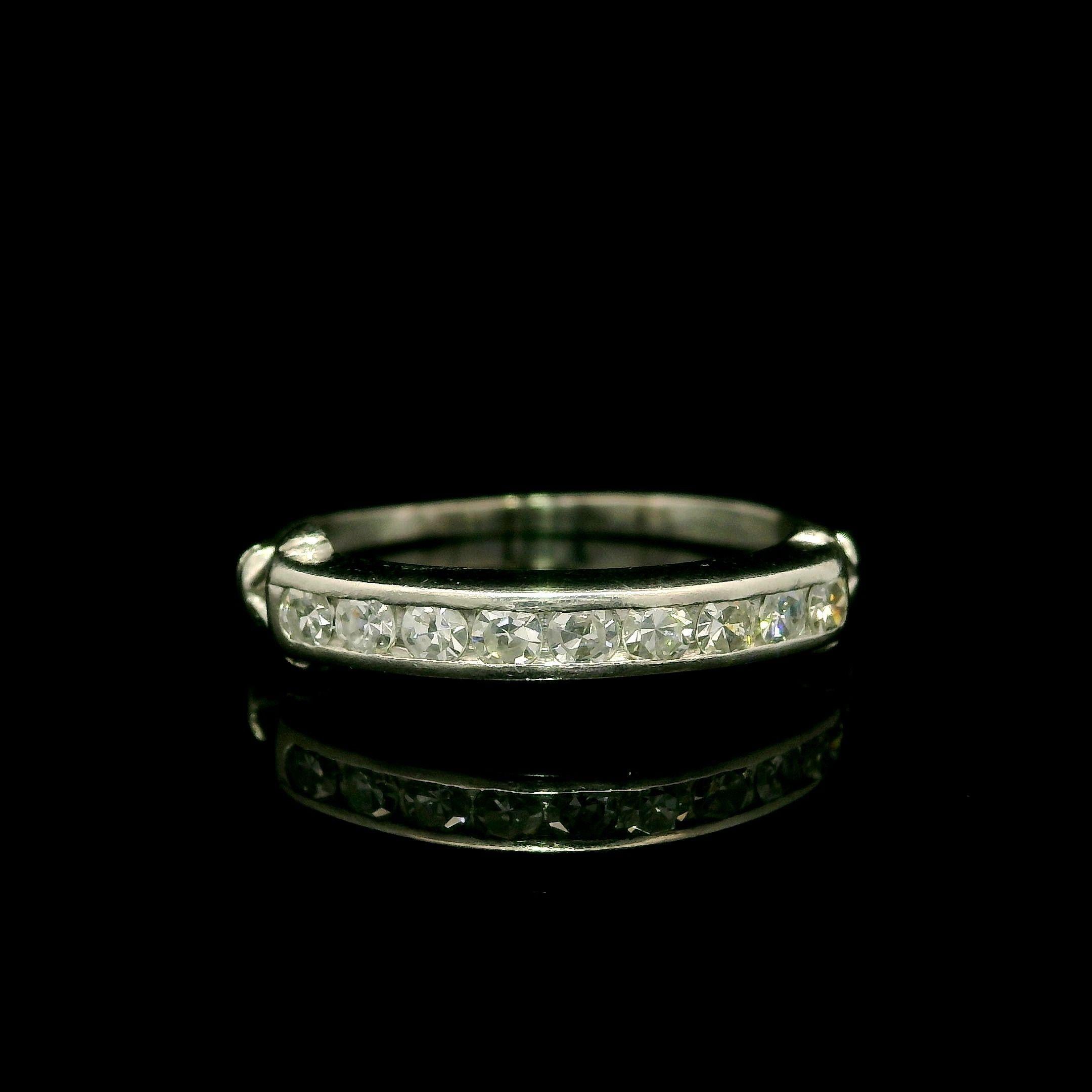 Antique Platinum 0.25ctw Fiery Old Single Cut Diamond Belt Buckle Band Ring For Sale 3