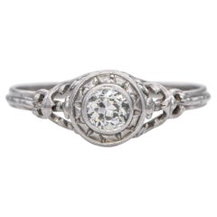 Anello di fidanzamento in platino antico con diamante europeo antico da 0,30 carati in filigrana
