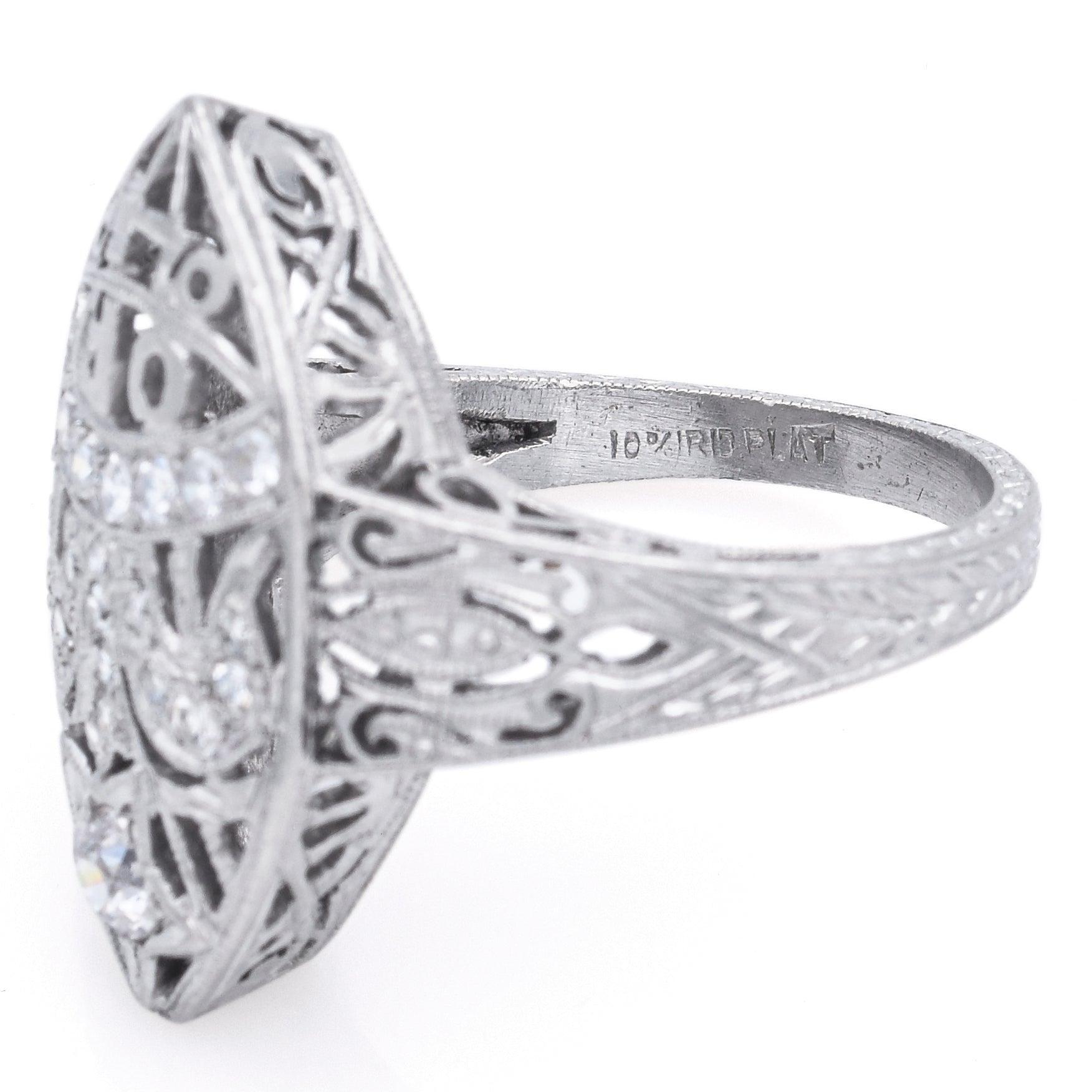 Bague cocktail navette ancienne en platine 0,47 TCW diamant taille 6,25 Bon état - En vente à New York, NY