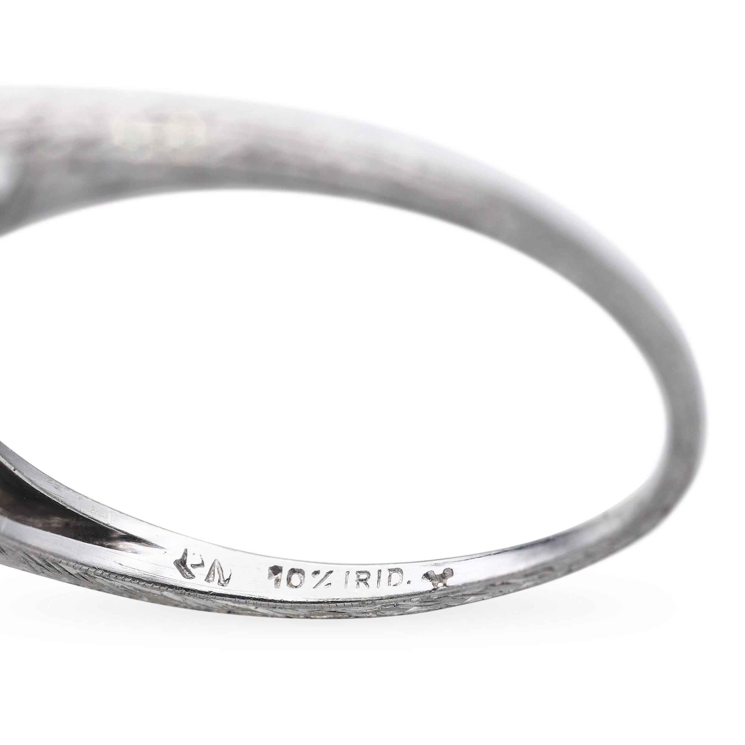 Anillo de compromiso de platino antiguo con diamantes y zafiros de 0,52 ct en venta 2