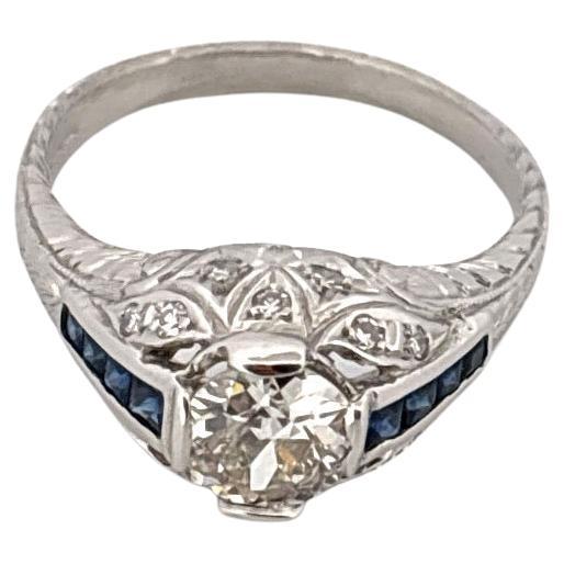 Bague ancienne en platine 0,75 carat centre diamant taille européenne et 0,32 saphir Bon état - En vente à Sewickley, PA