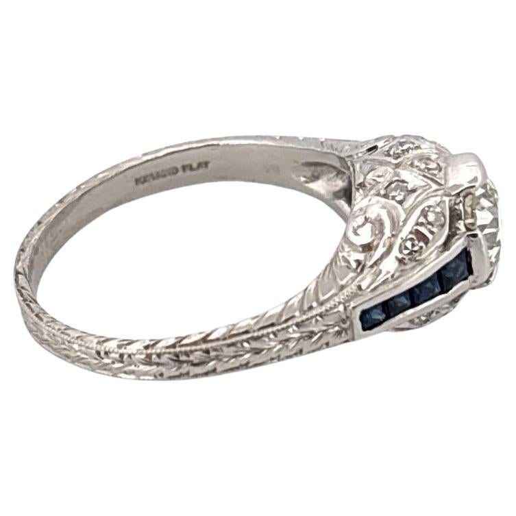 Bague ancienne en platine 0,75 carat centre diamant taille européenne et 0,32 saphir en vente 2