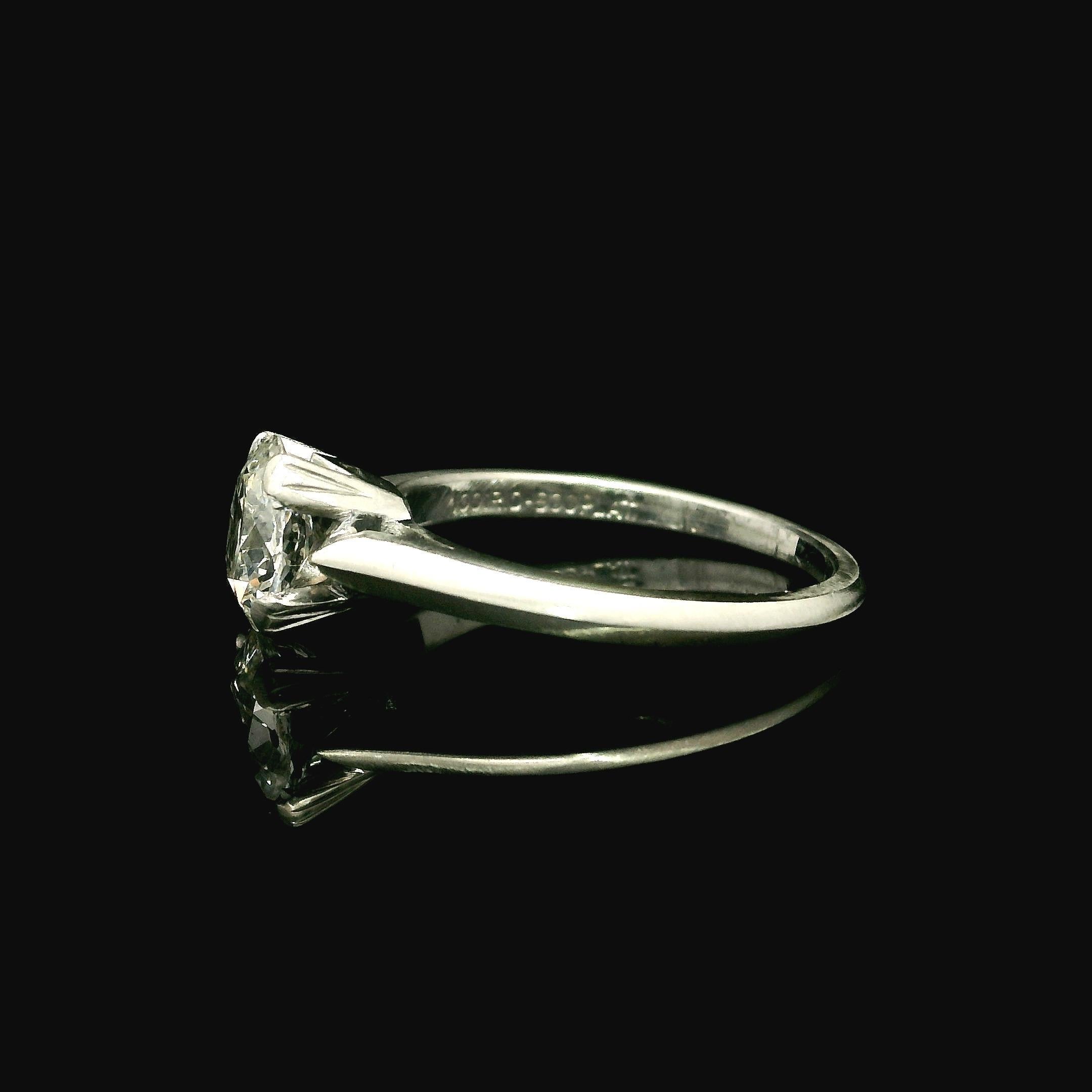 Anello di fidanzamento solitario in platino antico con diamanti taglio mine da 0,88 ct. in vendita 4