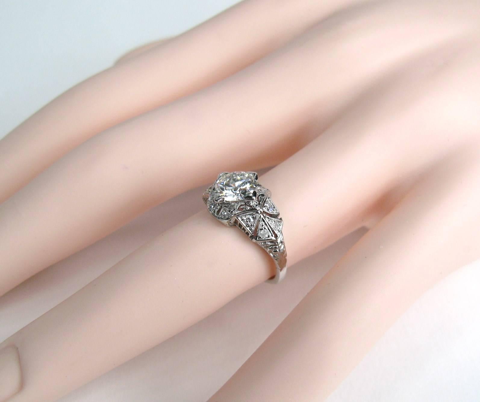 Round Cut Antique Platinum 1 Carat Diamond Engagement Ring GIA Certified