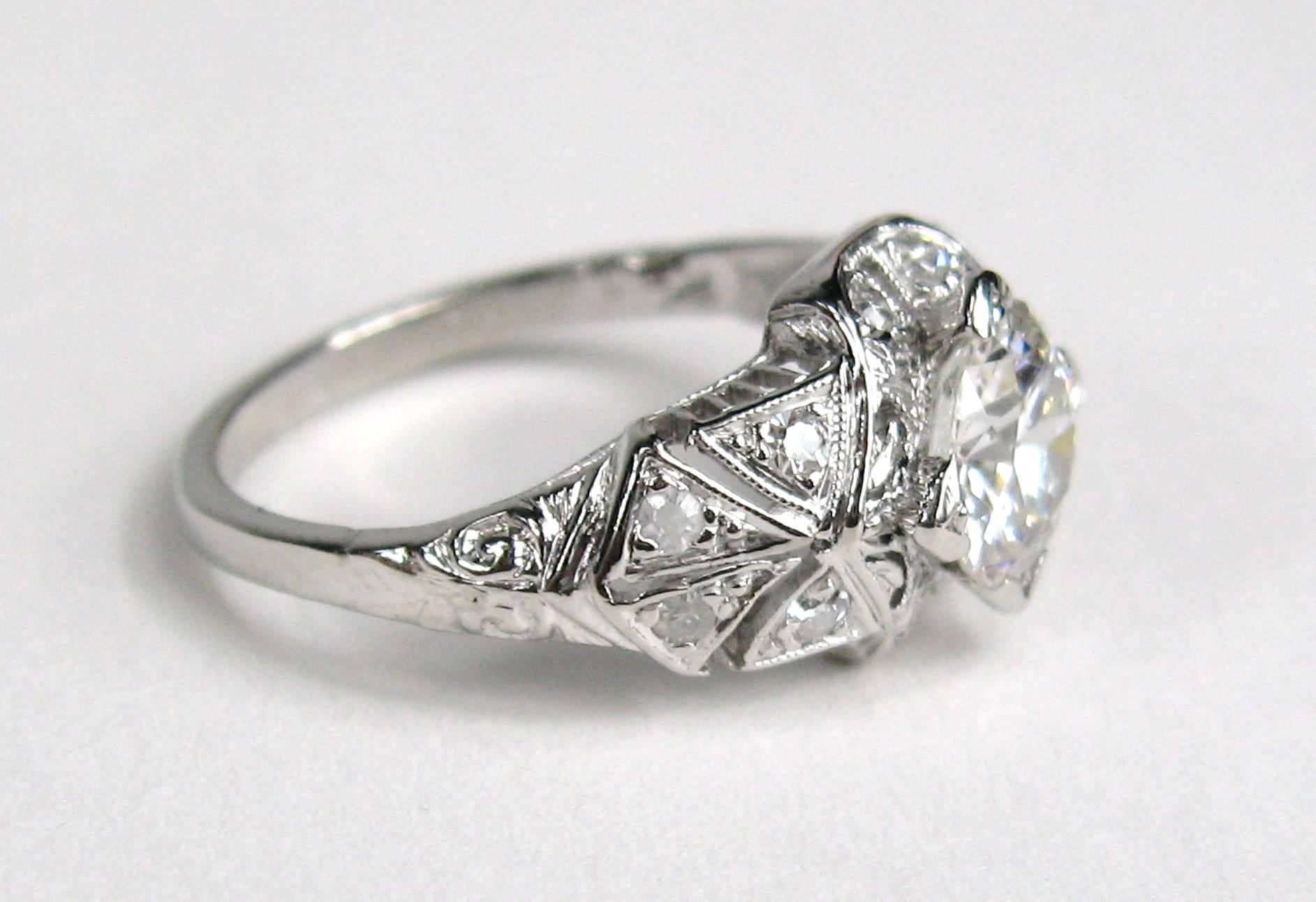 Women's Antique Platinum 1 Carat Diamond Engagement Ring GIA Certified