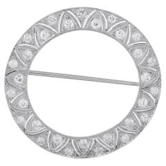 Broche antique en platine avec diamant de 1,0 ct en forme de cercle ouvert MF09-062426