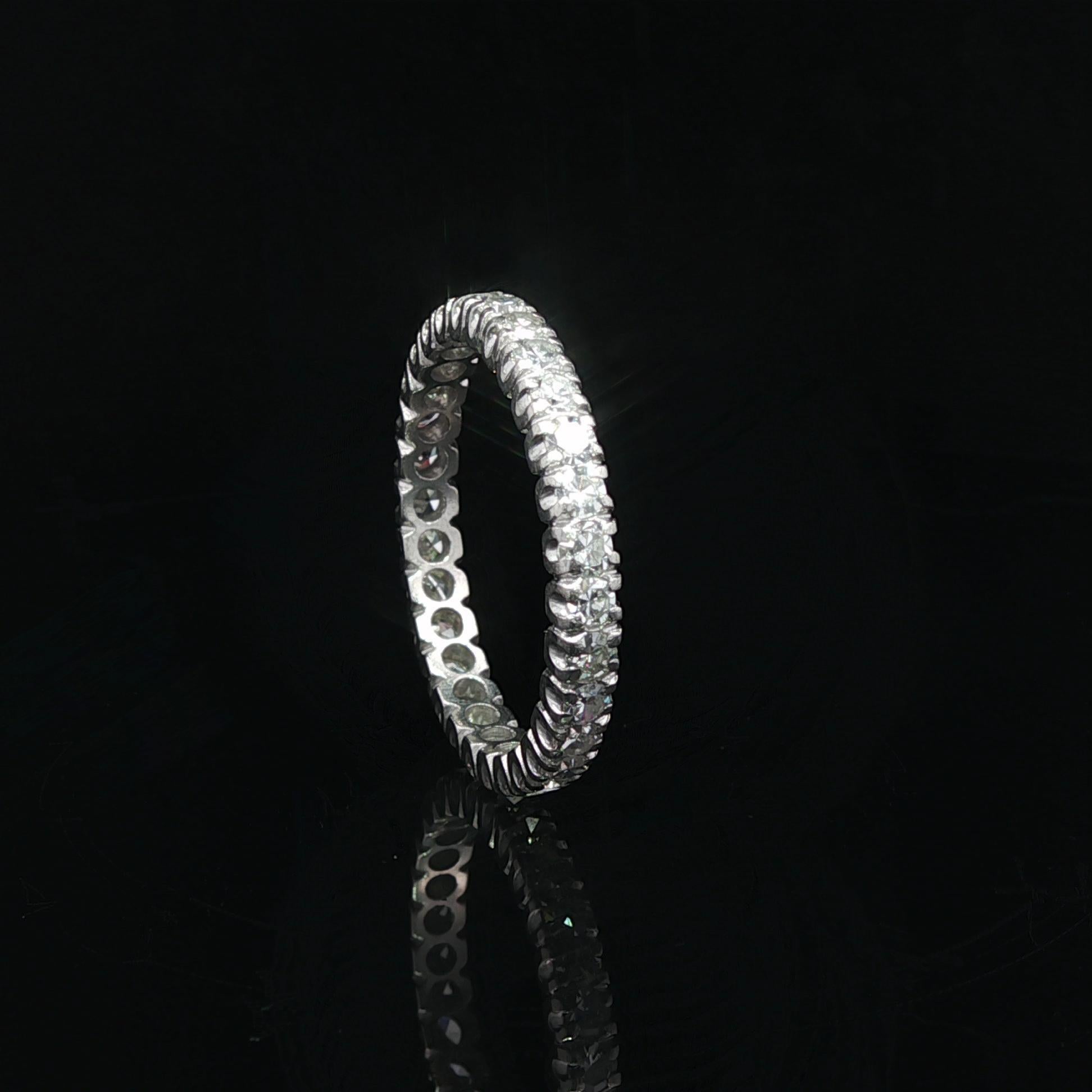 Antique Platinum 1.0ctw Old Single Cut Pave Diamond Eternity Band Ring (Einfacher Schliff) im Angebot