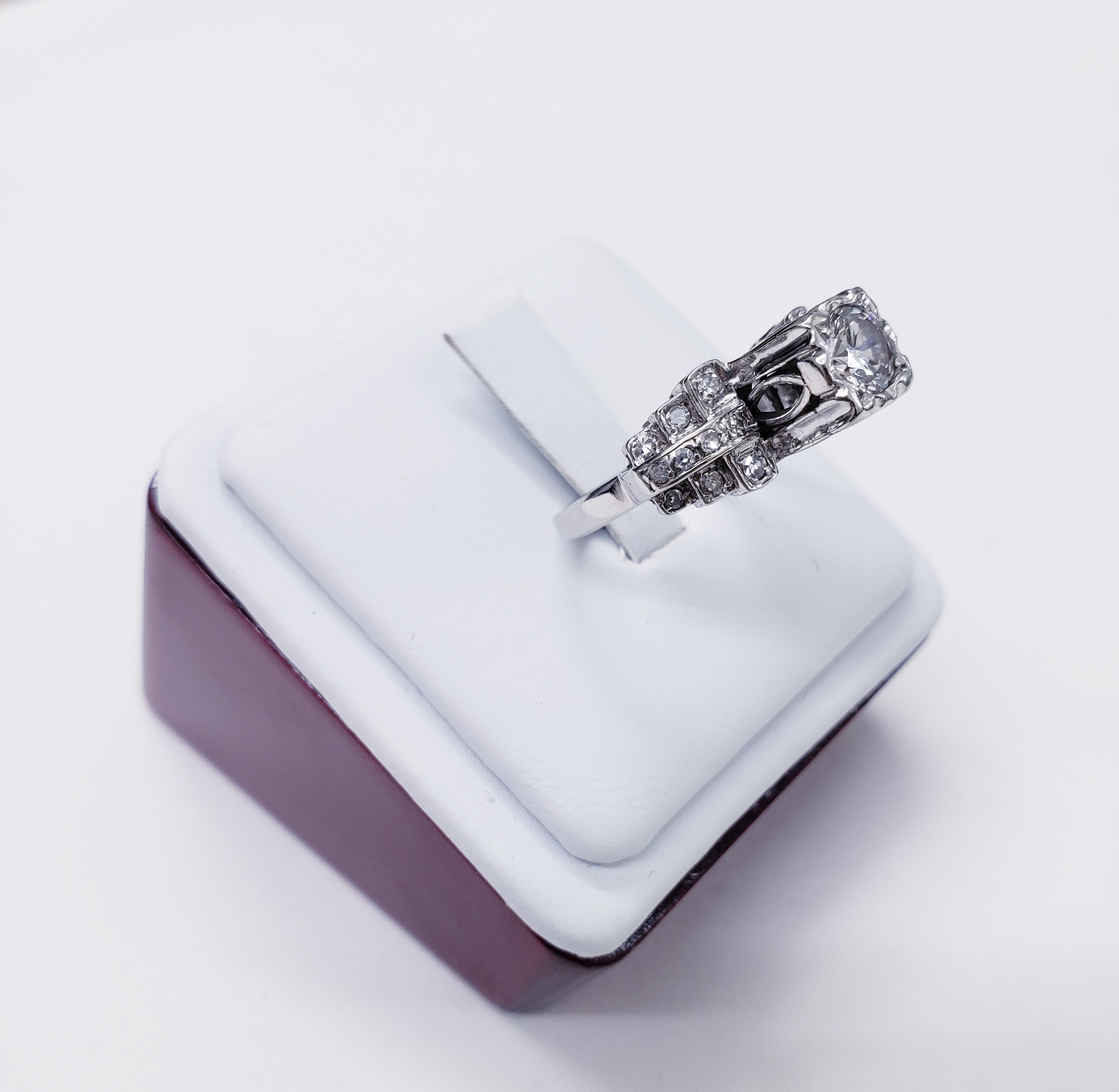 Antique Platinum 1.25 Carat Diamonds Wedding Ring In Excellent Condition For Sale In Miami, FL