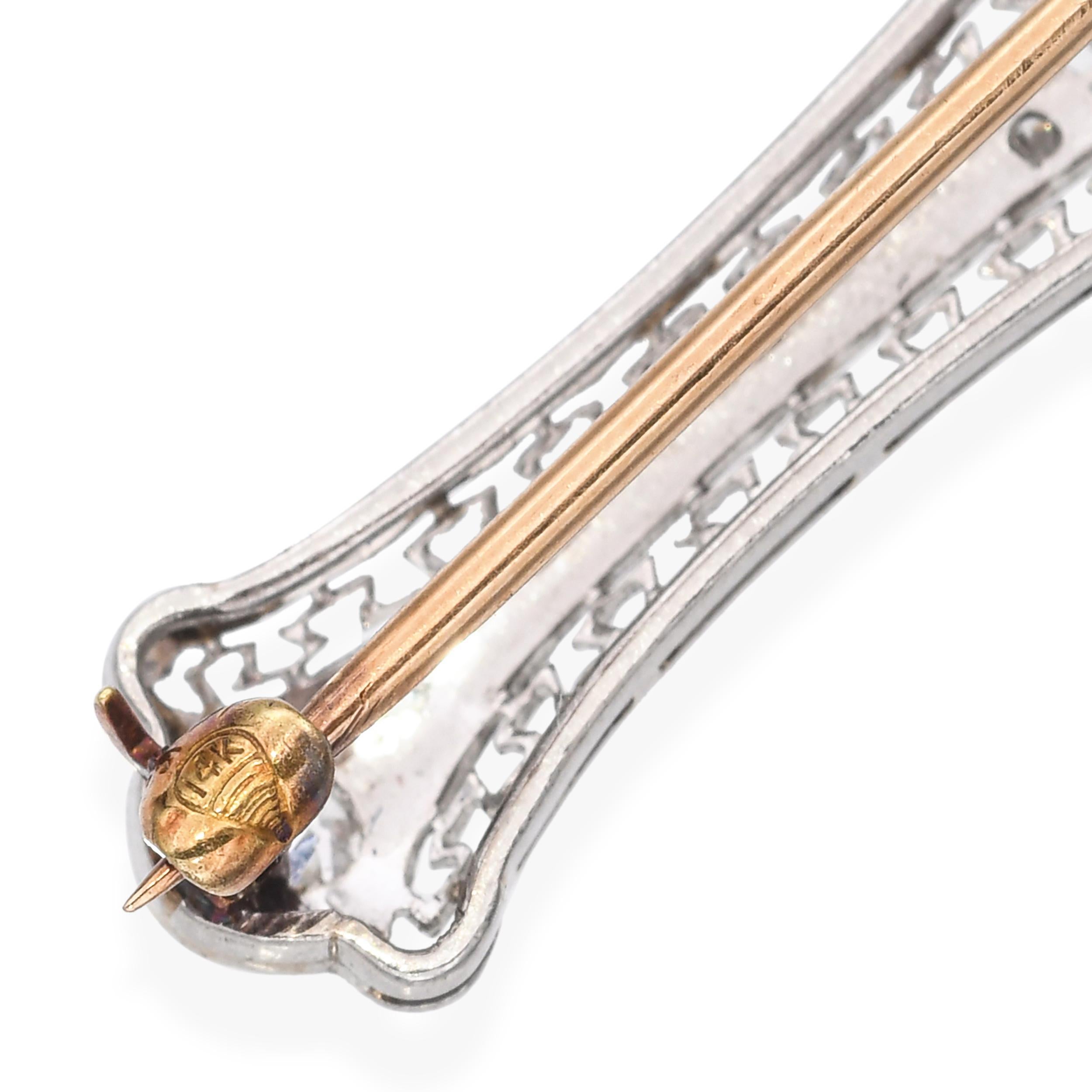Broche ancienne en platine et or 14k 0.36tcw Diamond Filigree Bar Brooch Bon état - En vente à New York, NY