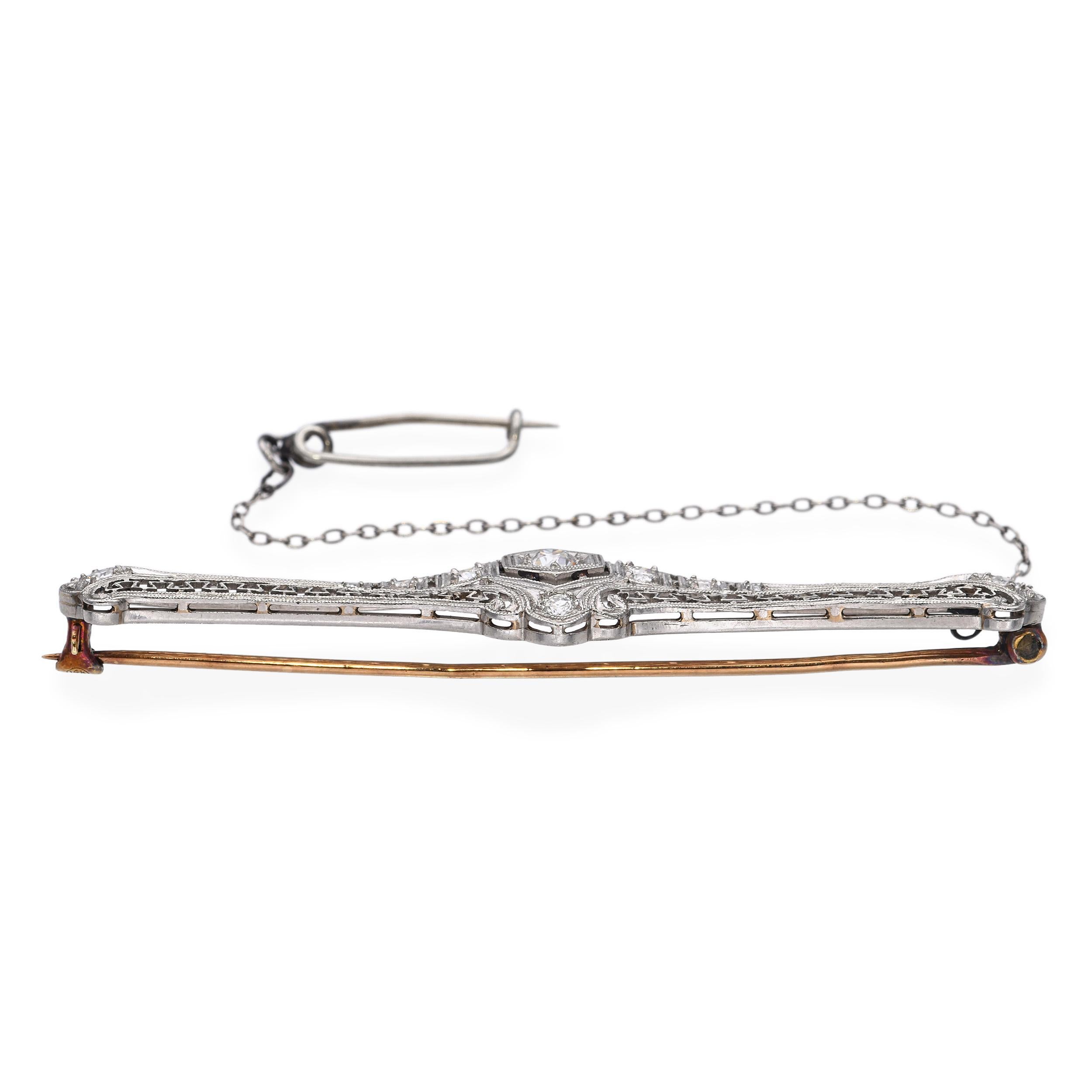 Broche ancienne en platine et or 14k 0.36tcw Diamond Filigree Bar Brooch Pour femmes en vente
