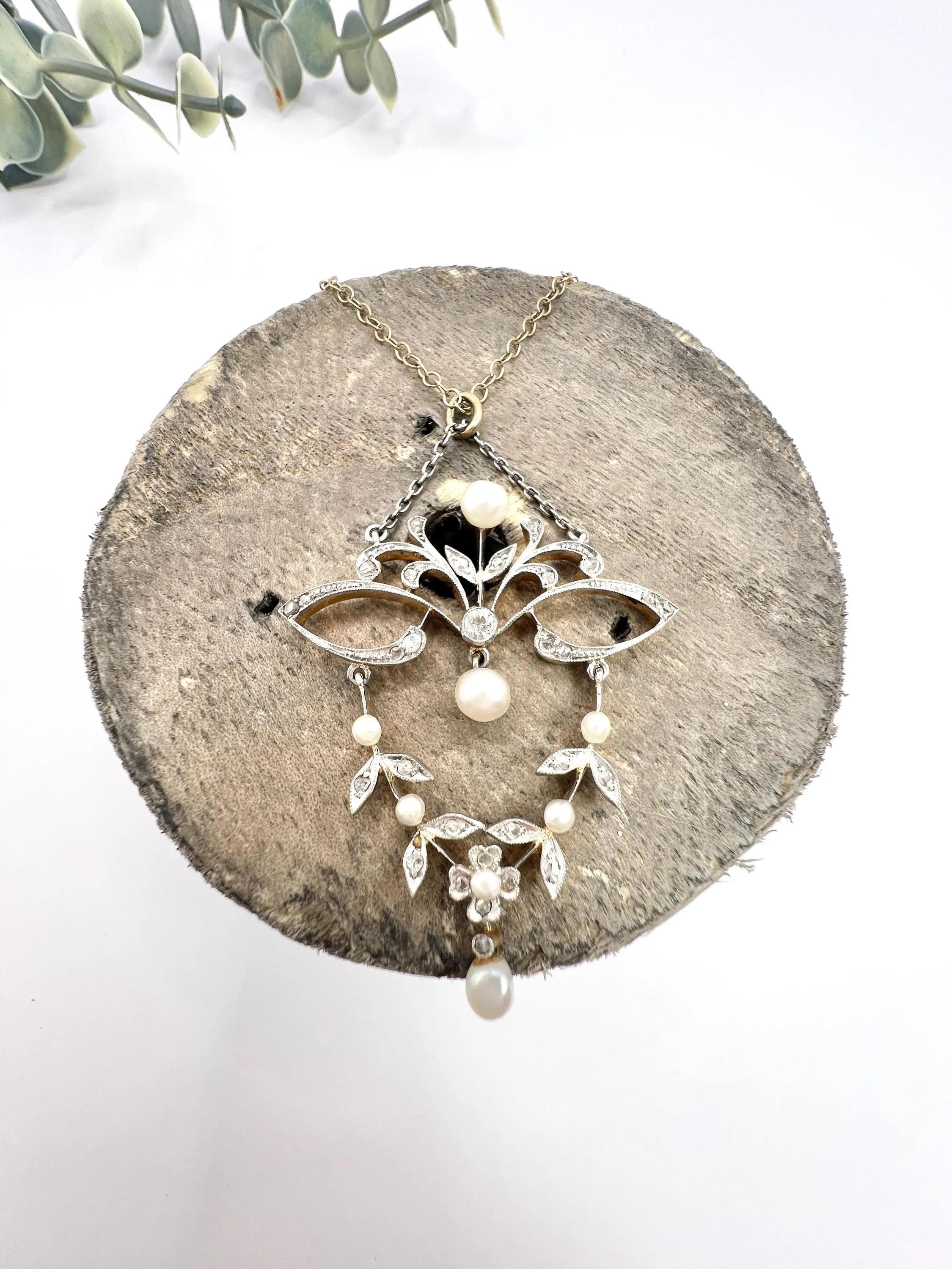 Antique Platinum & 18ct Gold Edwardian Diamond and Pearl Floral Design Necklace For Sale 5