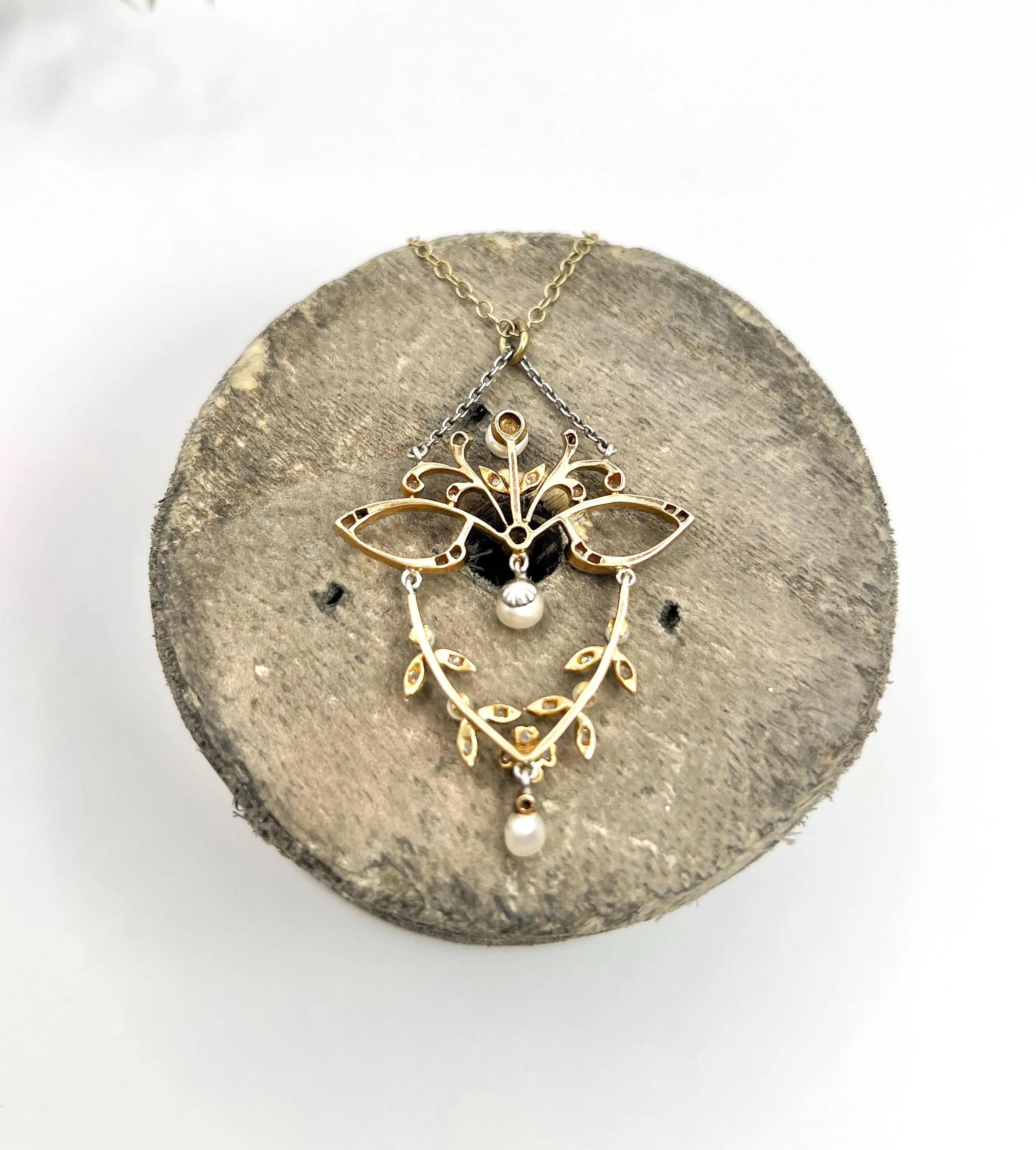 Antique Platinum & 18ct Gold Edwardian Diamond and Pearl Floral Design Necklace For Sale 6