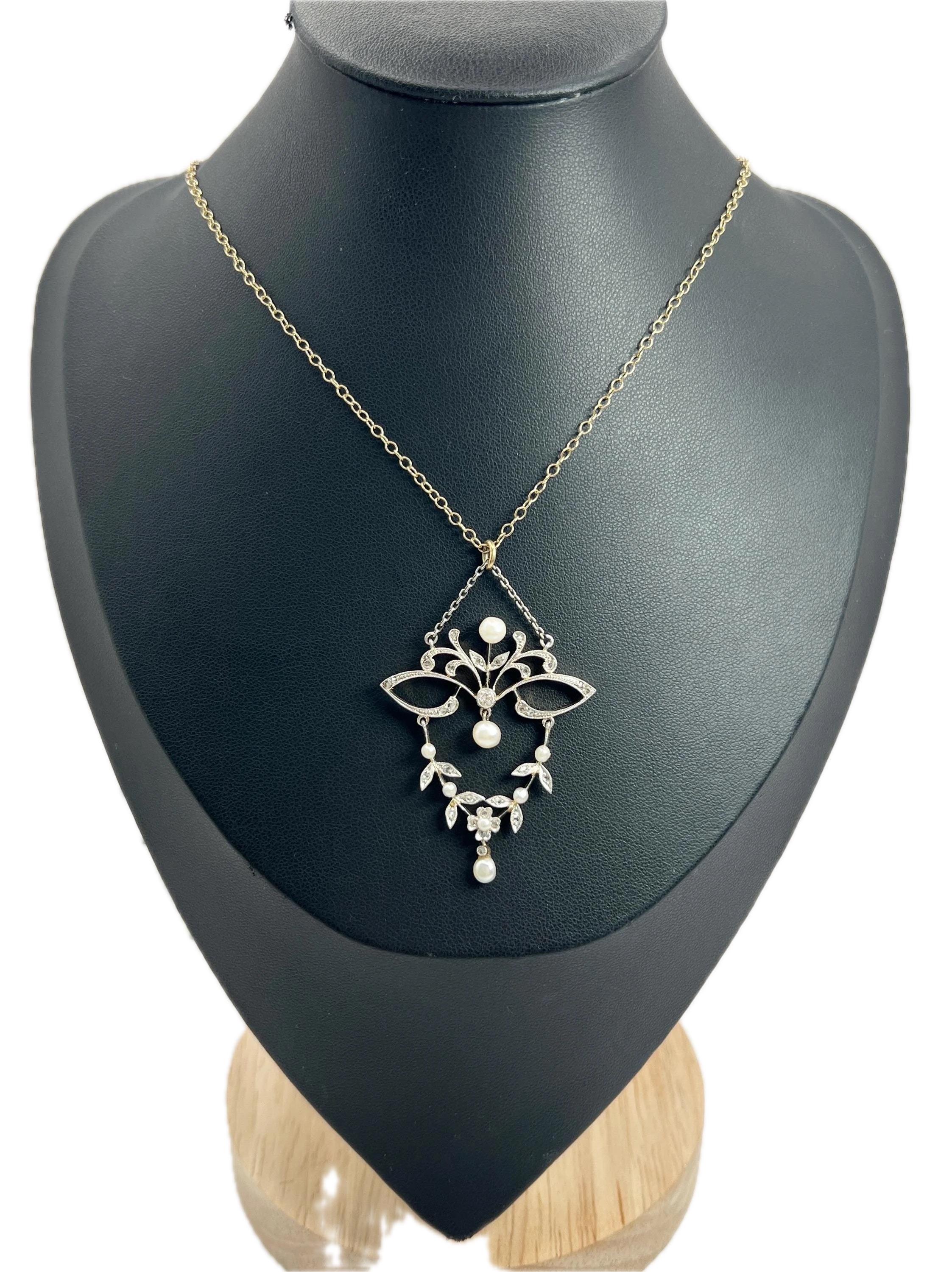 Edwardian Diamond Necklace 

Platinum & 18ct White Gold Tested

Circa 1910

Step into the elegance of the Edwardian era with this stunning necklace, featuring an exquisite pendant that embodies the charm and sophistication of the time. Crafted from