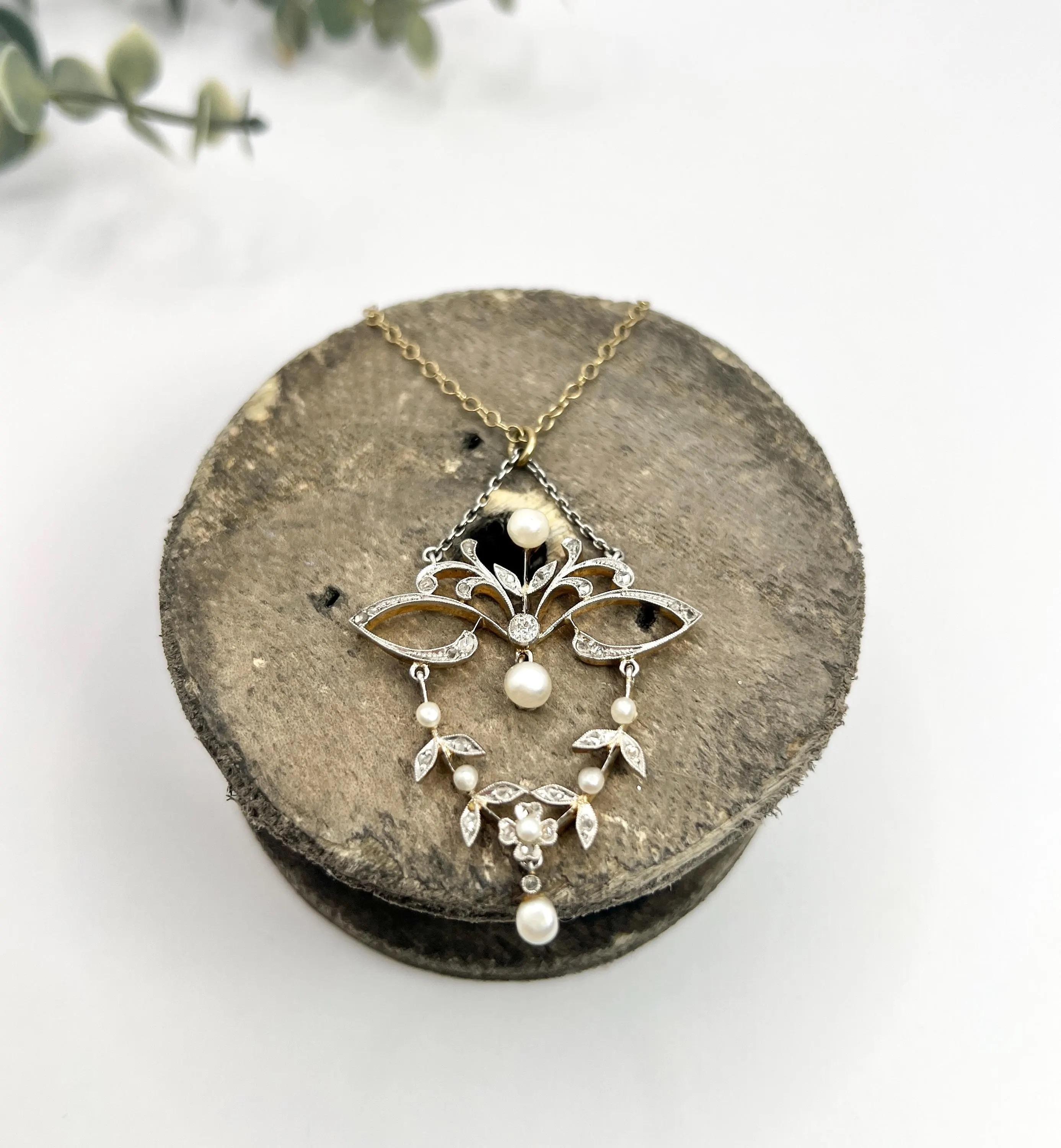 Antique Platinum & 18ct Gold Edwardian Diamond and Pearl Floral Design Necklace For Sale 4