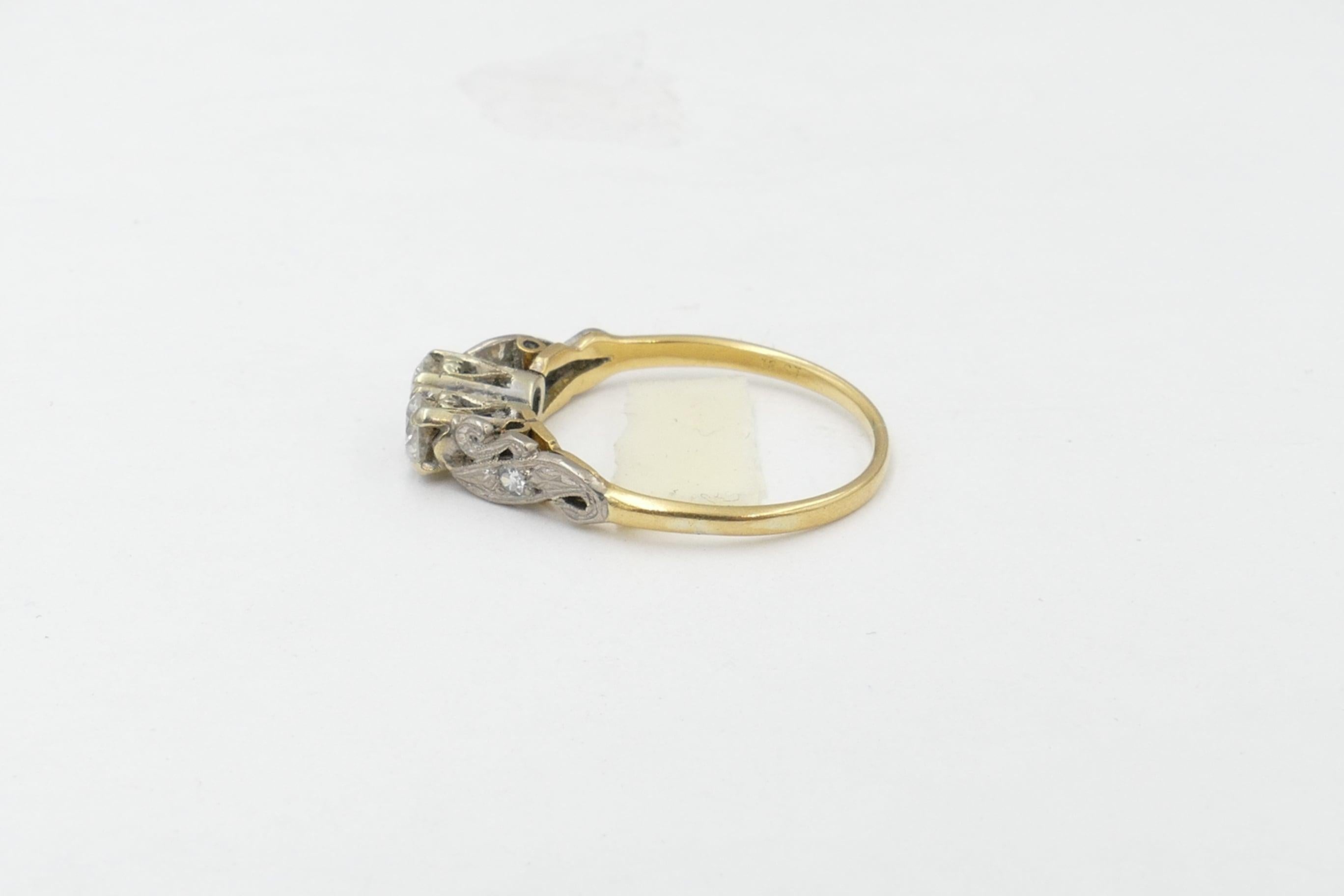 Antique Platinum and 18 Carat and Yellow Gold 2 Diamond Ring In Good Condition In Splitter's Creek, NSW