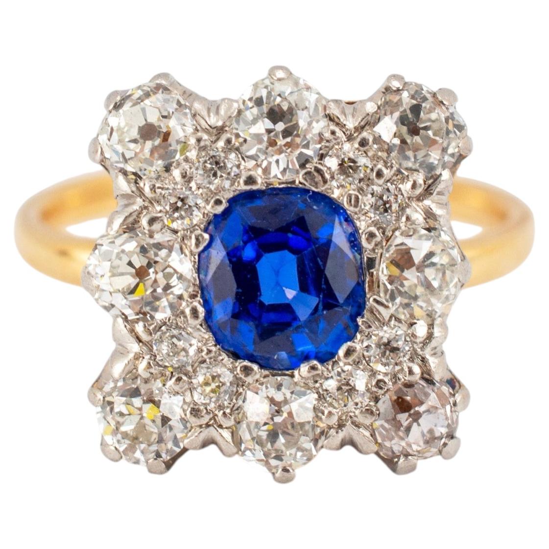 Bague de cocktail ancienne en platine et or 18 carats, sertie d'un saphir du Cachemire « Gia Royal Blue » et de diamants