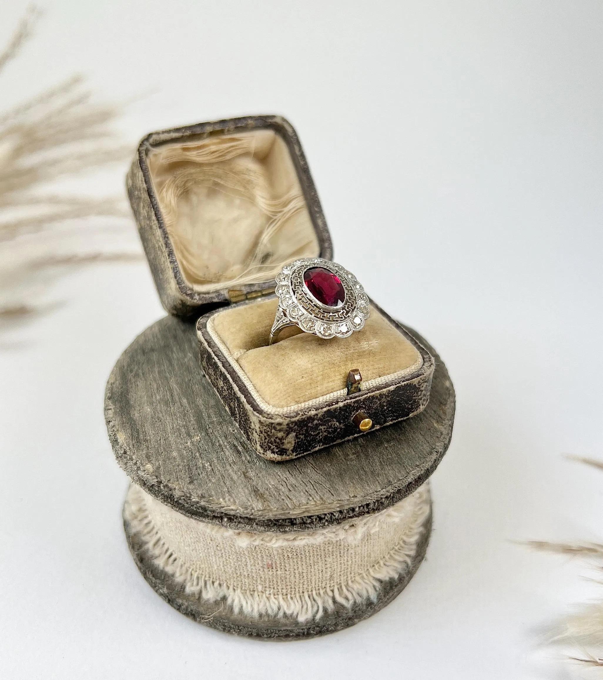 Antique Platinum, 1920s Art Deco Pink Tourmaline Diamond Oval Cluster Halo Ring For Sale 1