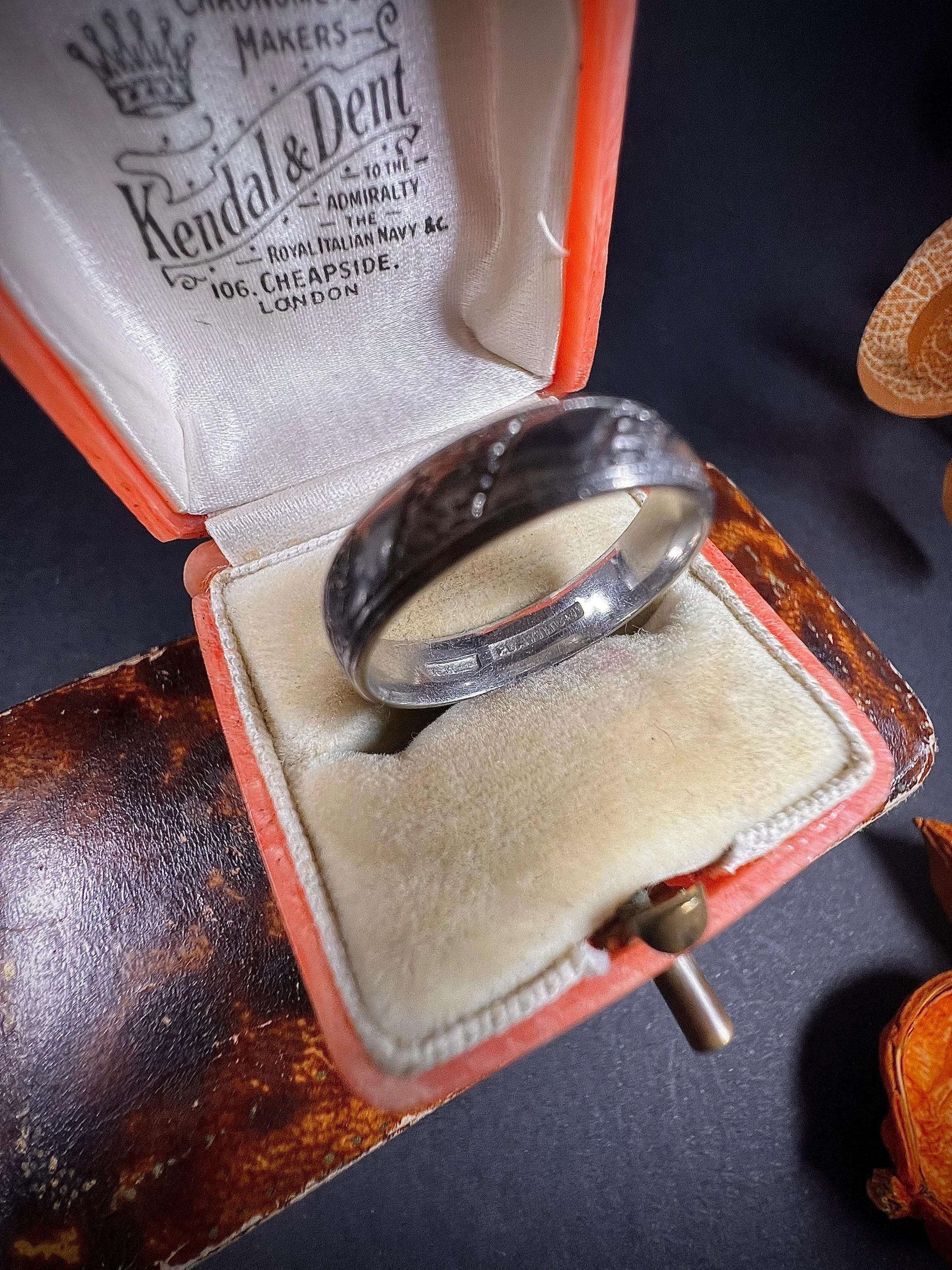 Antique Platinum 1920’s Band Ring For Sale 3