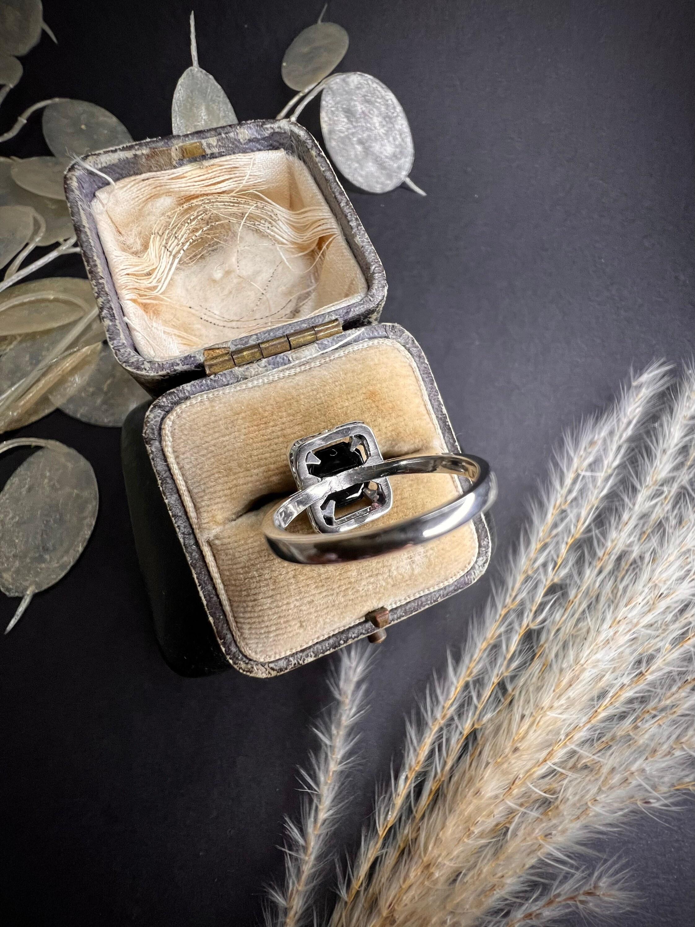 Antique Platinum 1920’s Onyx, Sapphire & Diamond Ring For Sale 4