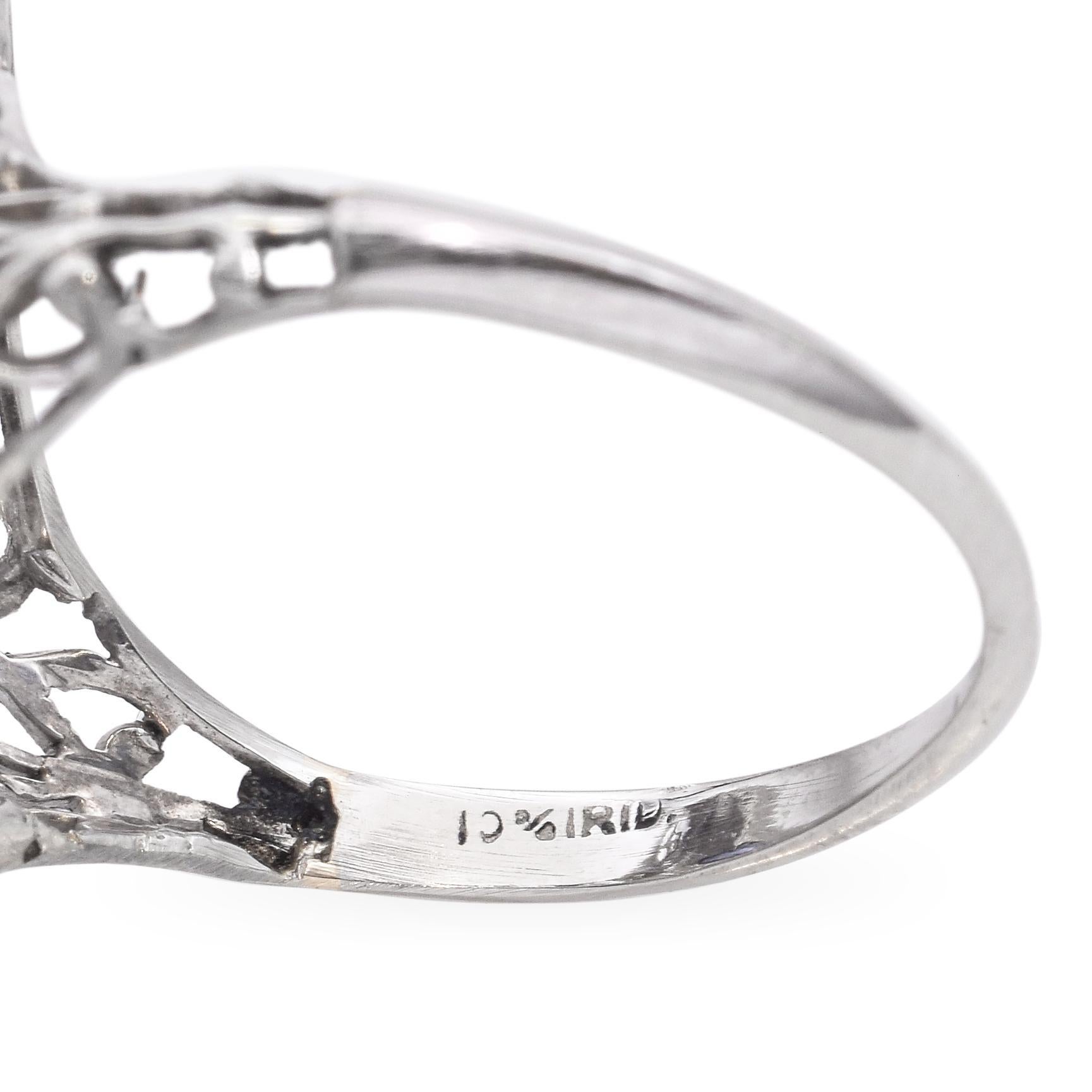 Bague de soirée ancienne en platine avec diamants de 2,0 carats et saphirs Bon état - En vente à New York, NY