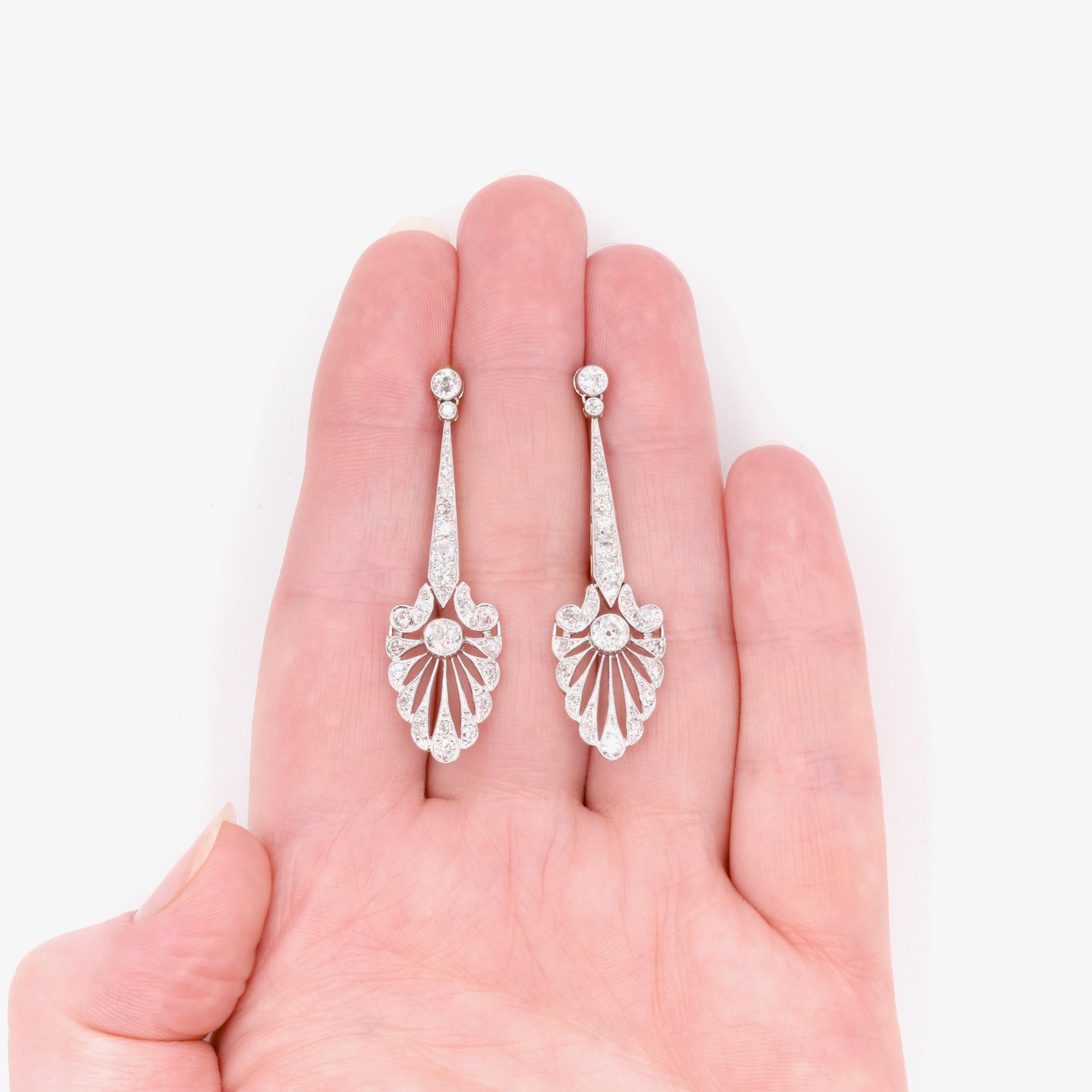 Boucles d'oreilles pendantes palmettes en platine vieilli 2.26ctw diamant taille européenne en vente 5