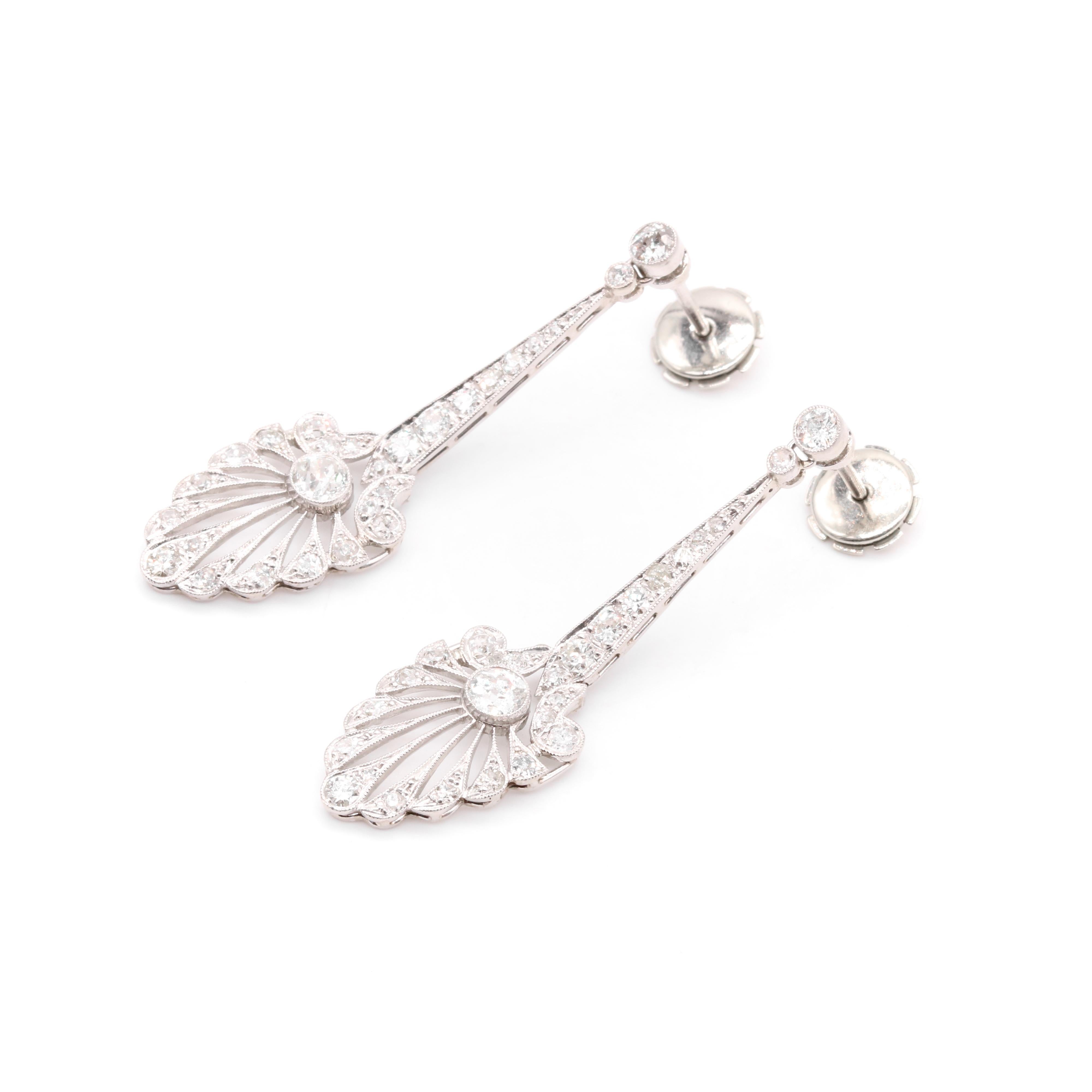 Boucles d'oreilles pendantes palmettes en platine vieilli 2.26ctw diamant taille européenne en vente 1