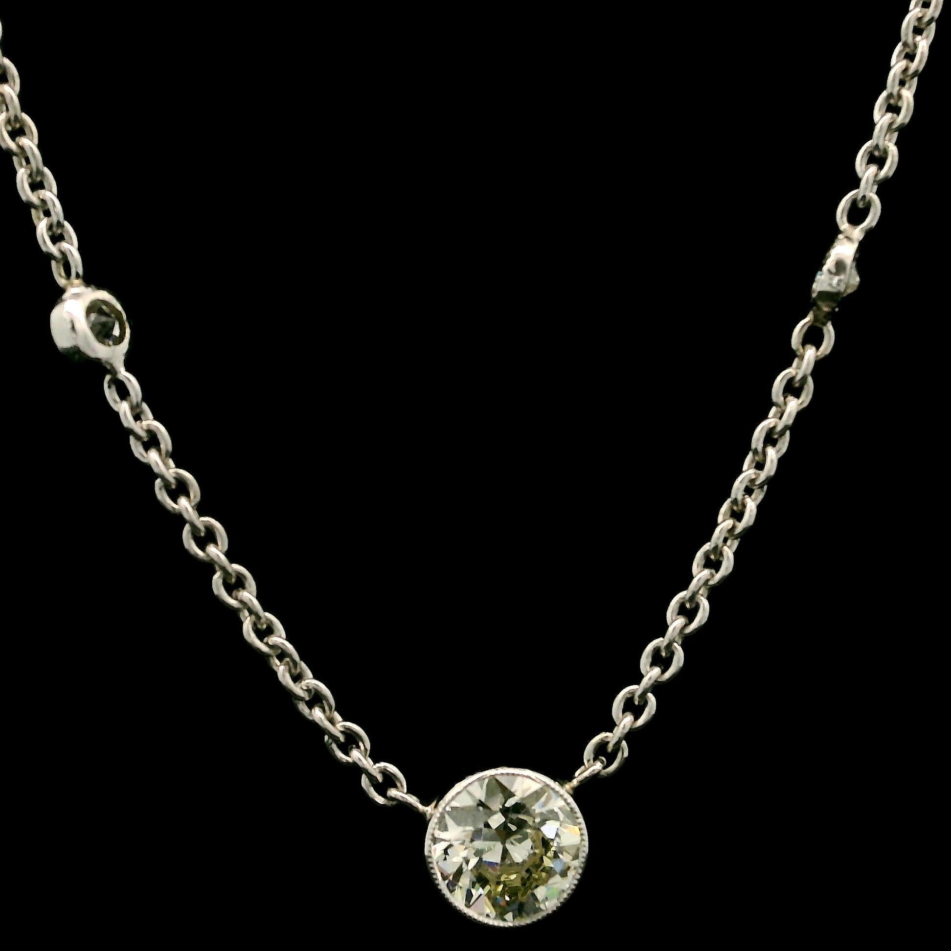 Donna Collana a catena in platino antico con castone di diamanti taglio vecchio da 2,70 ct. in vendita