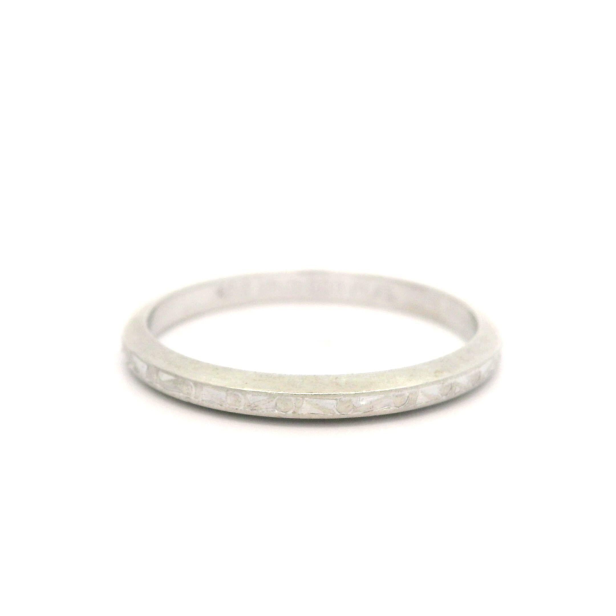 Antique Platinum 2mm Scroll Work Eternity Band Ring Sz 5.5 For Sale 1