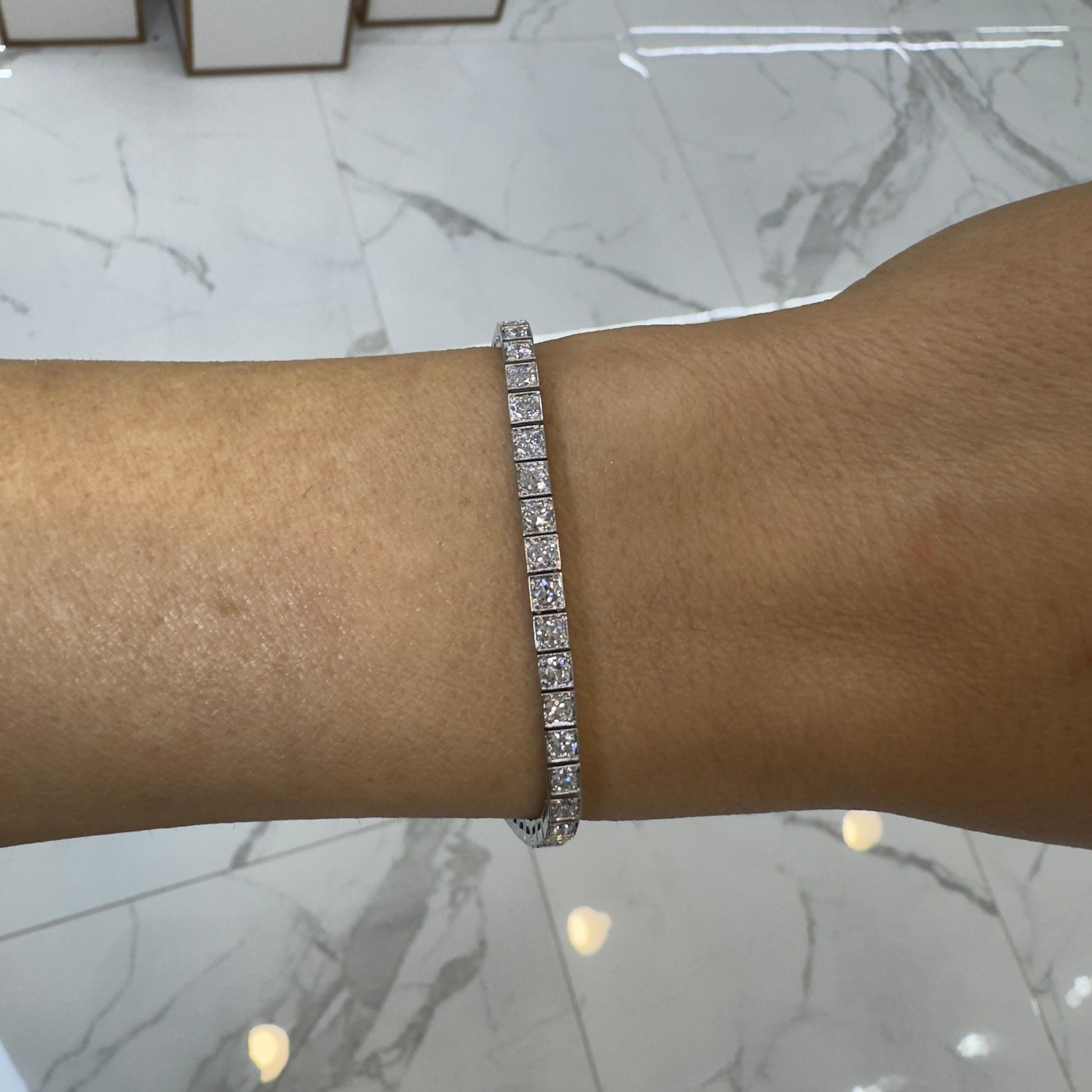 Donna Bracciale Tennis in platino antico con diamanti da 3,54 carati