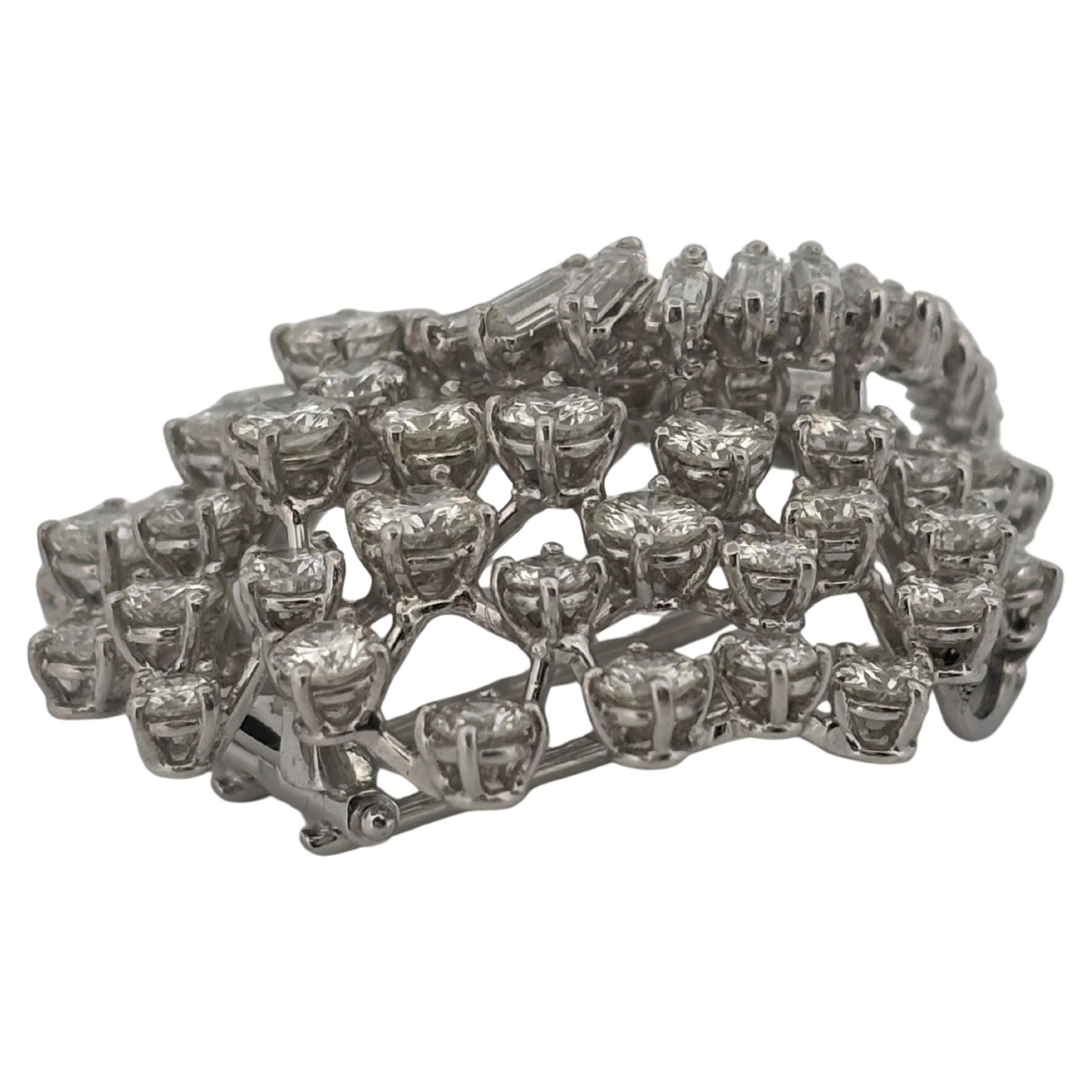 Taille radiant Pendentif broche en platine ancien 5,00 carats diamants ronds et baguettes en vente