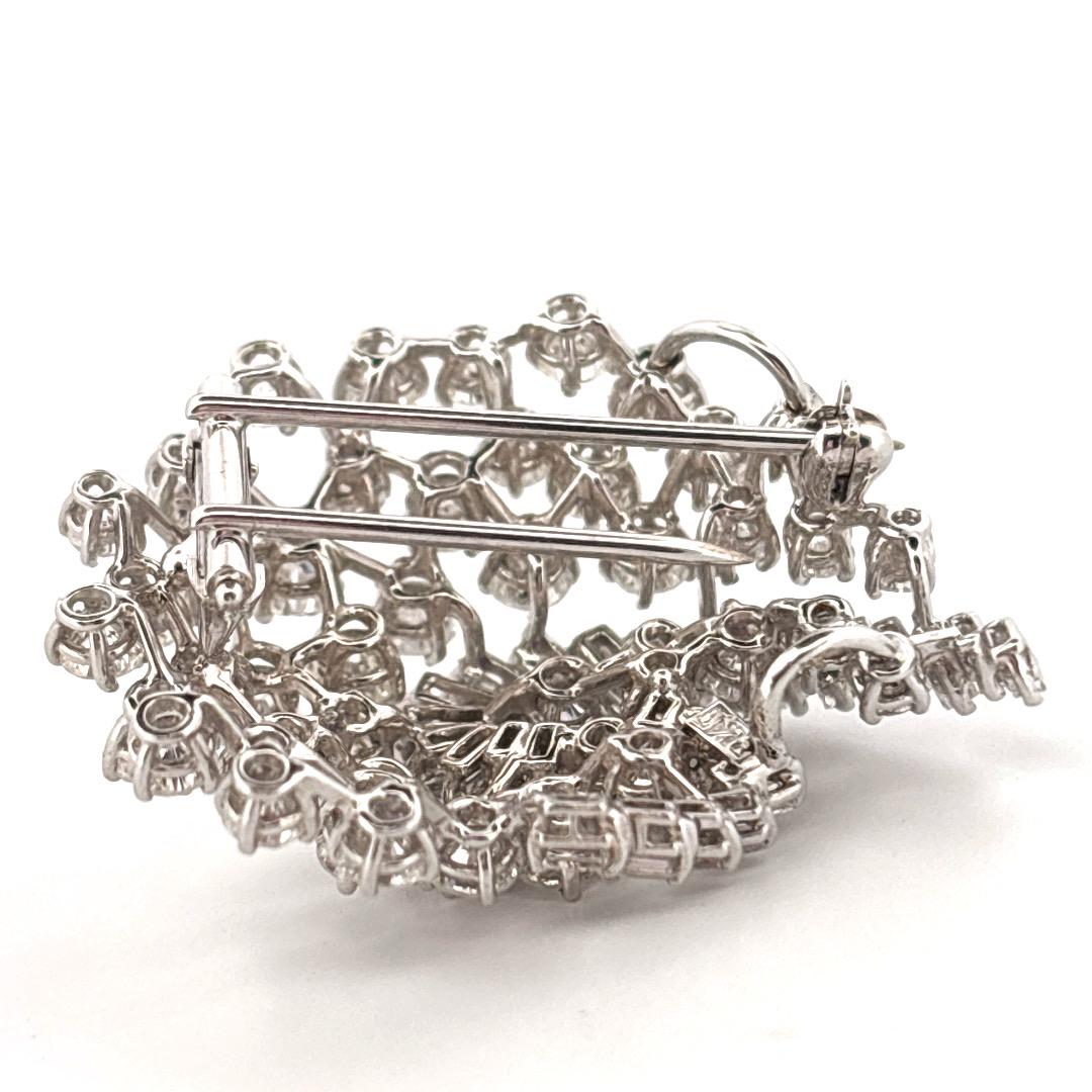 Antike Platin 5,00 Karat Runde & Baguette Cut Diamant Brosche Anhänger für Damen oder Herren im Angebot