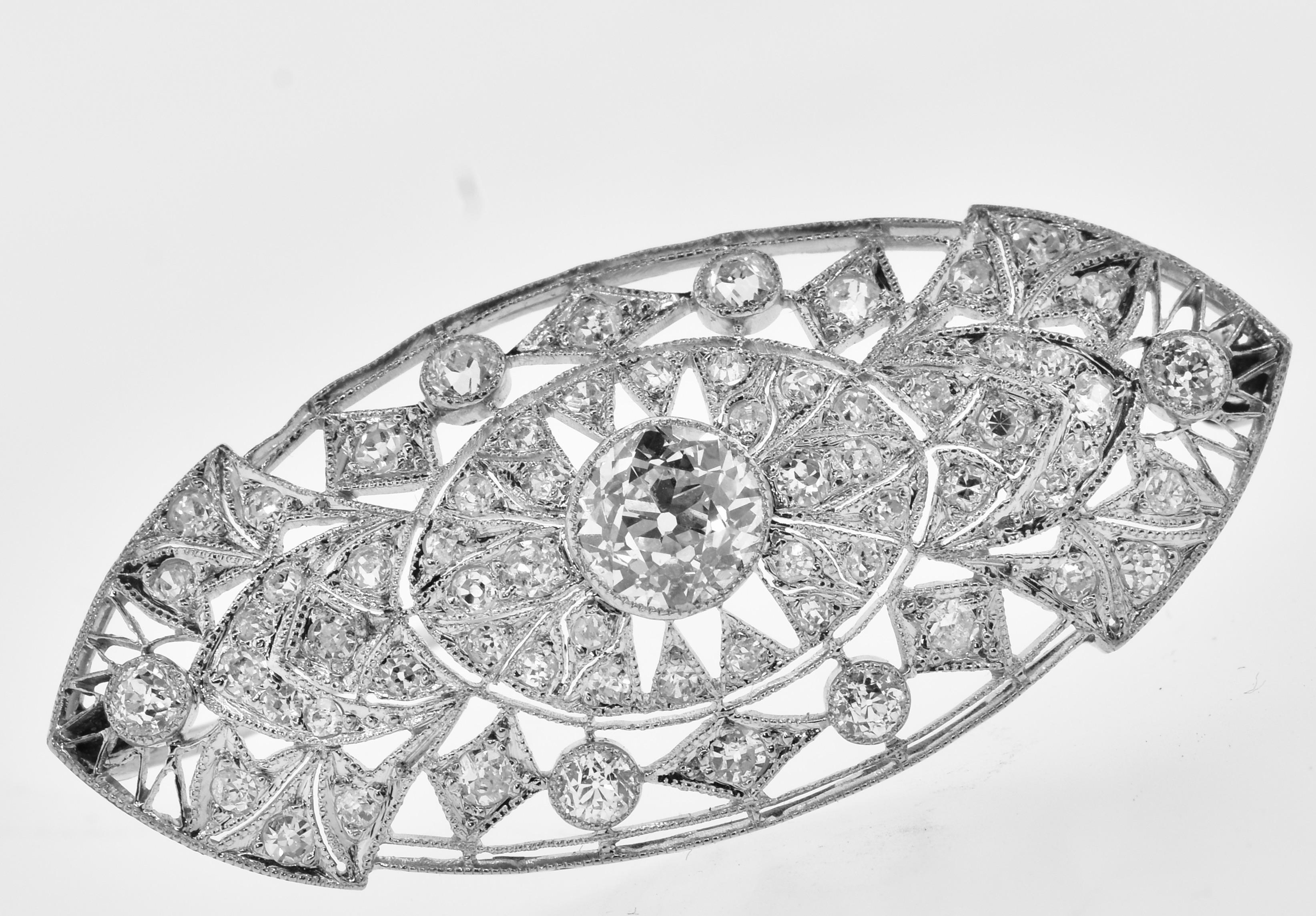 Antique Platinum and Diamond, 2.76 cts, Large and Substantial Brooch, circa 1912 In Excellent Condition For Sale In Aspen, CO