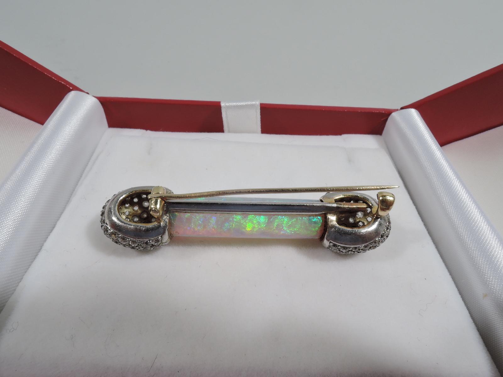 Antike Platin- und Diamantbrosche mit feurigem Opal-Pfeifen (Edwardian) im Angebot