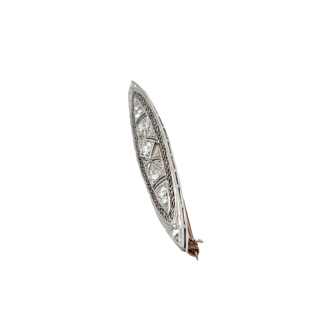 Femenino o masculino Alfiler de barra antiguo europeo de platino y oro amarillo con diamantes en venta