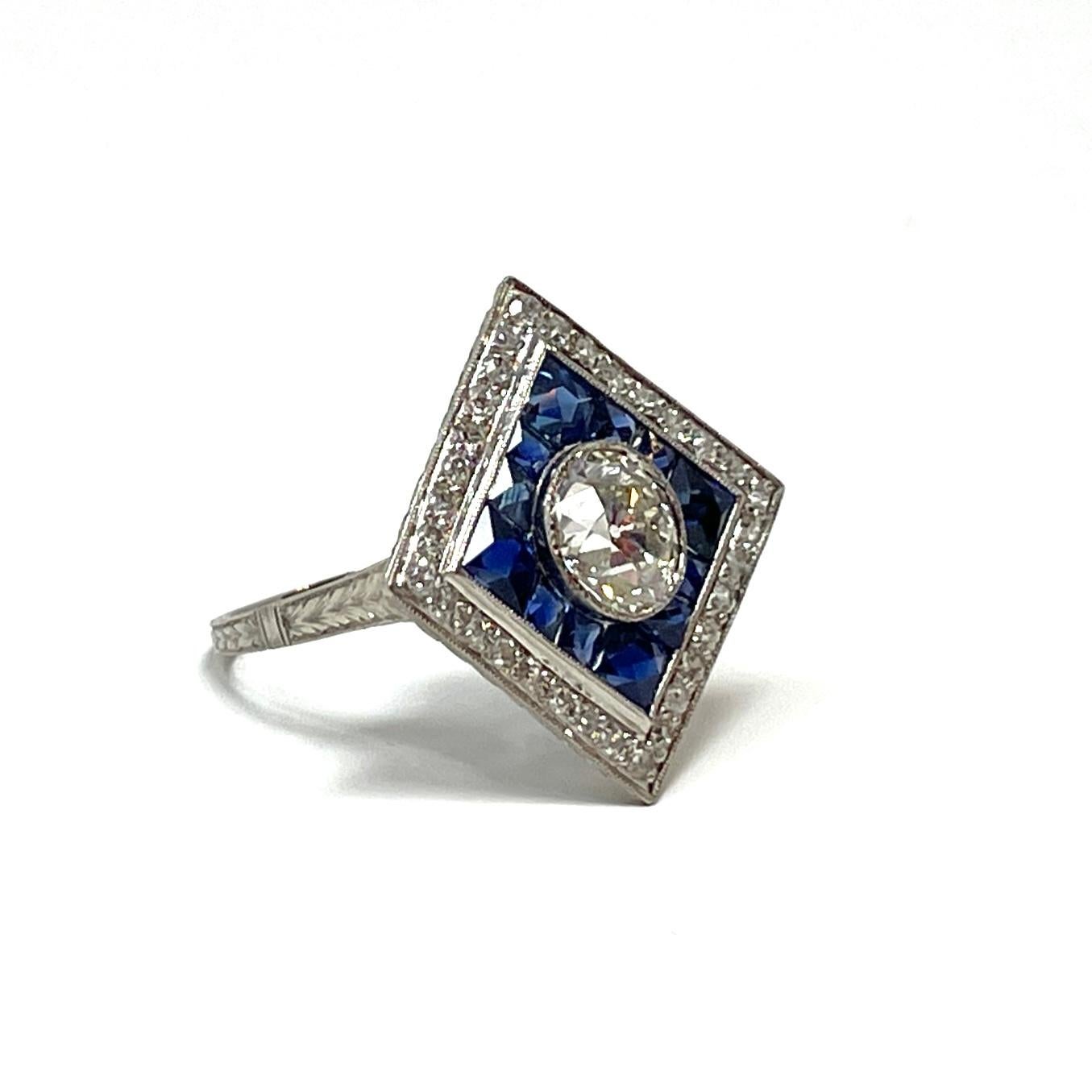 Bague Art déco ancienne en platine avec diamants et saphirs Unisexe en vente