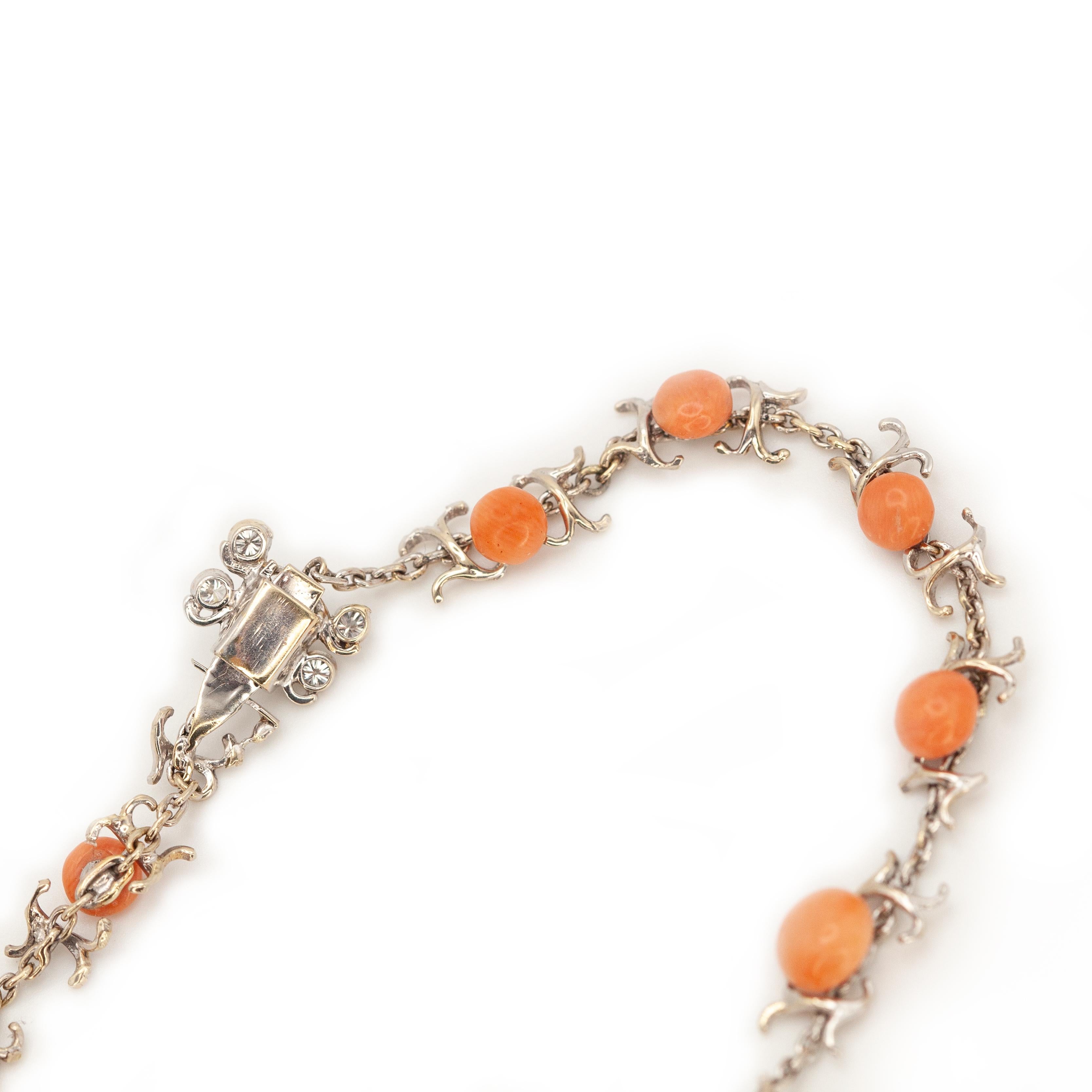 Collana antica in platino con corallo, perle e diamanti in vendita 1