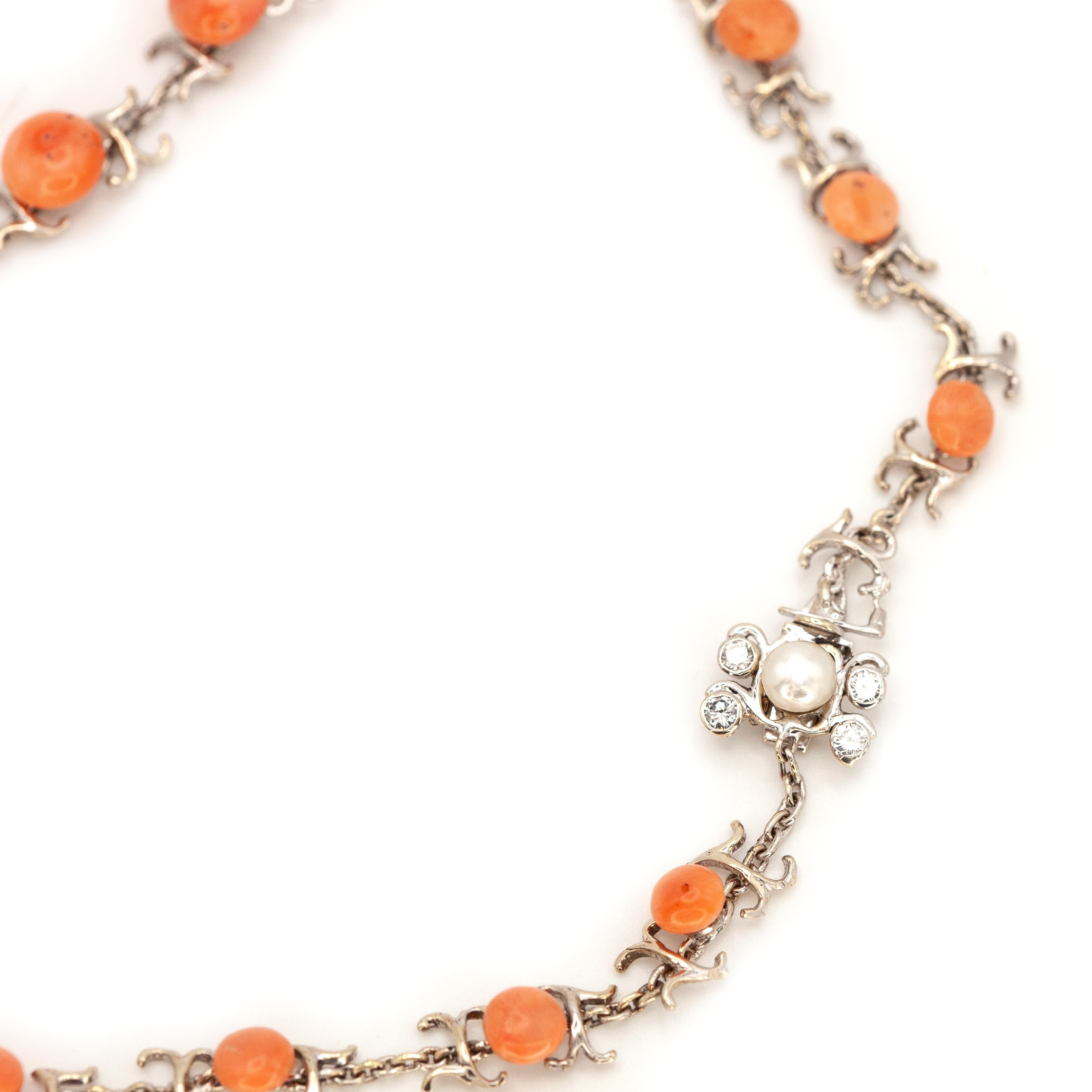Collana antica in platino con corallo, perle e diamanti in vendita 2