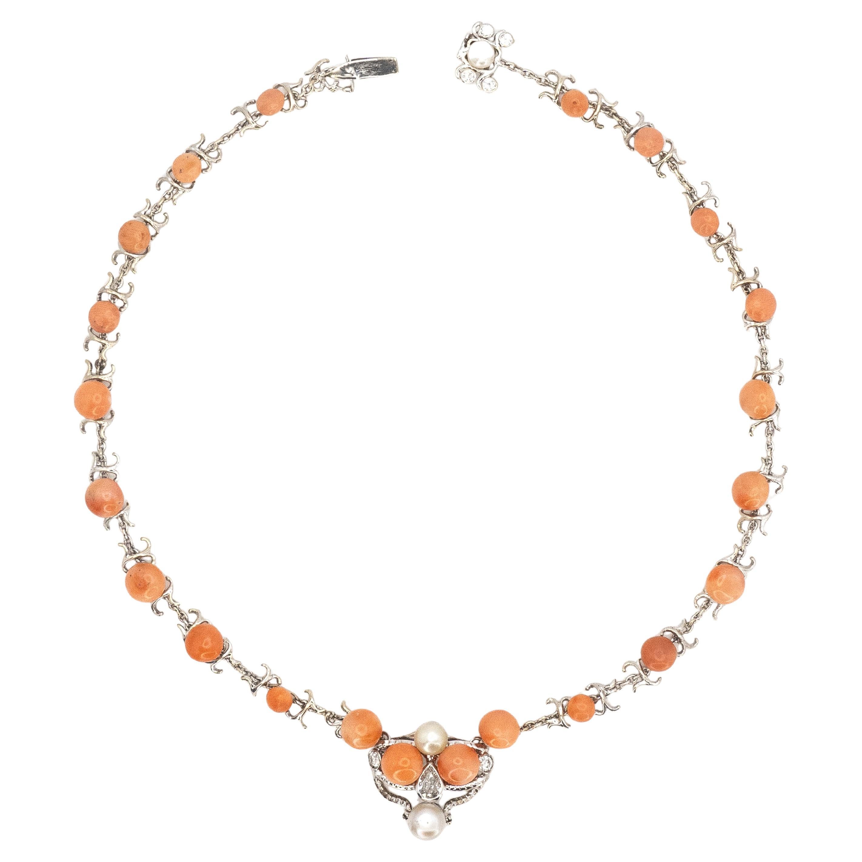 Collana antica in platino con corallo, perle e diamanti in vendita